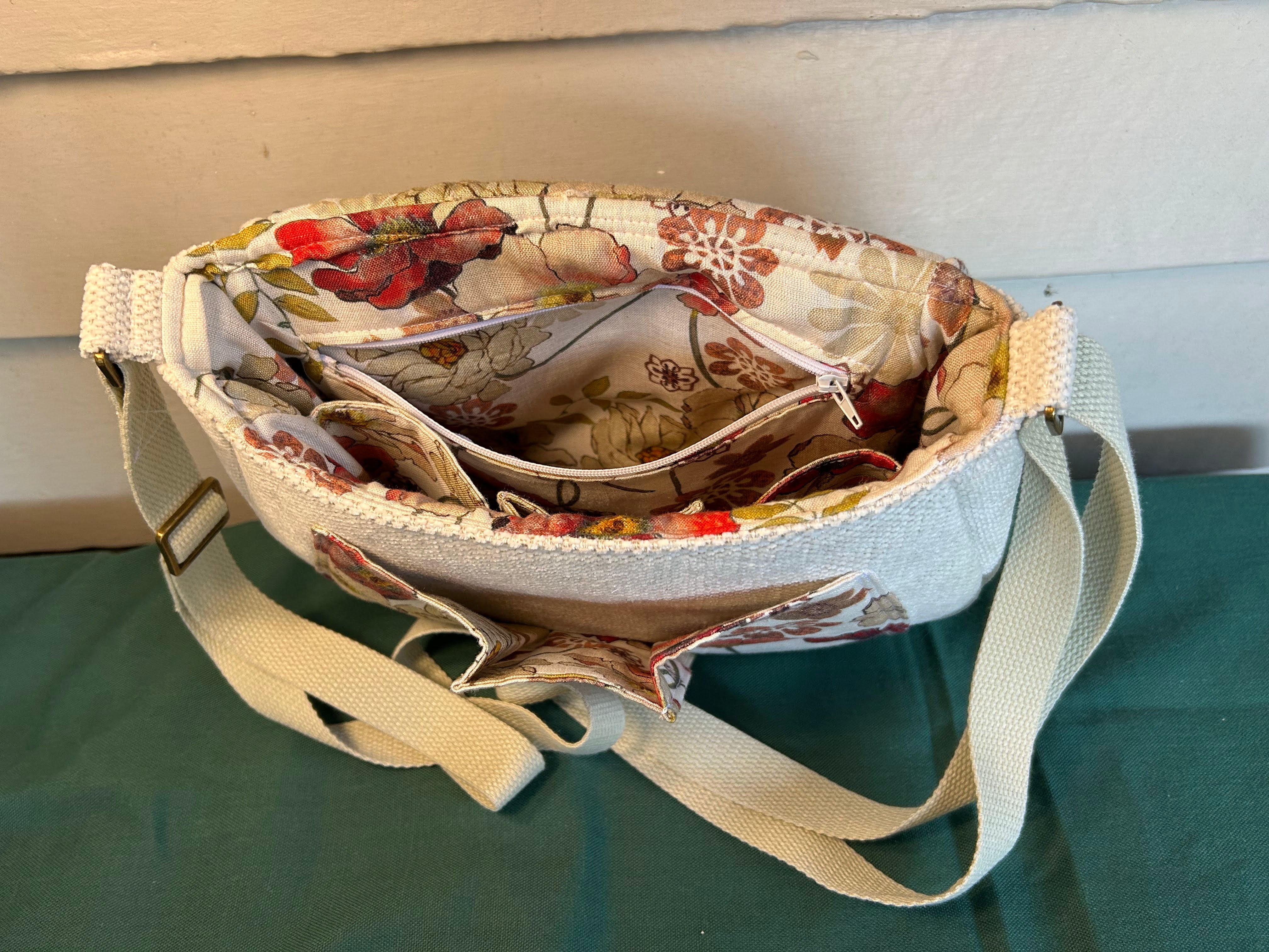 Sweetheart Crossbody Handbag