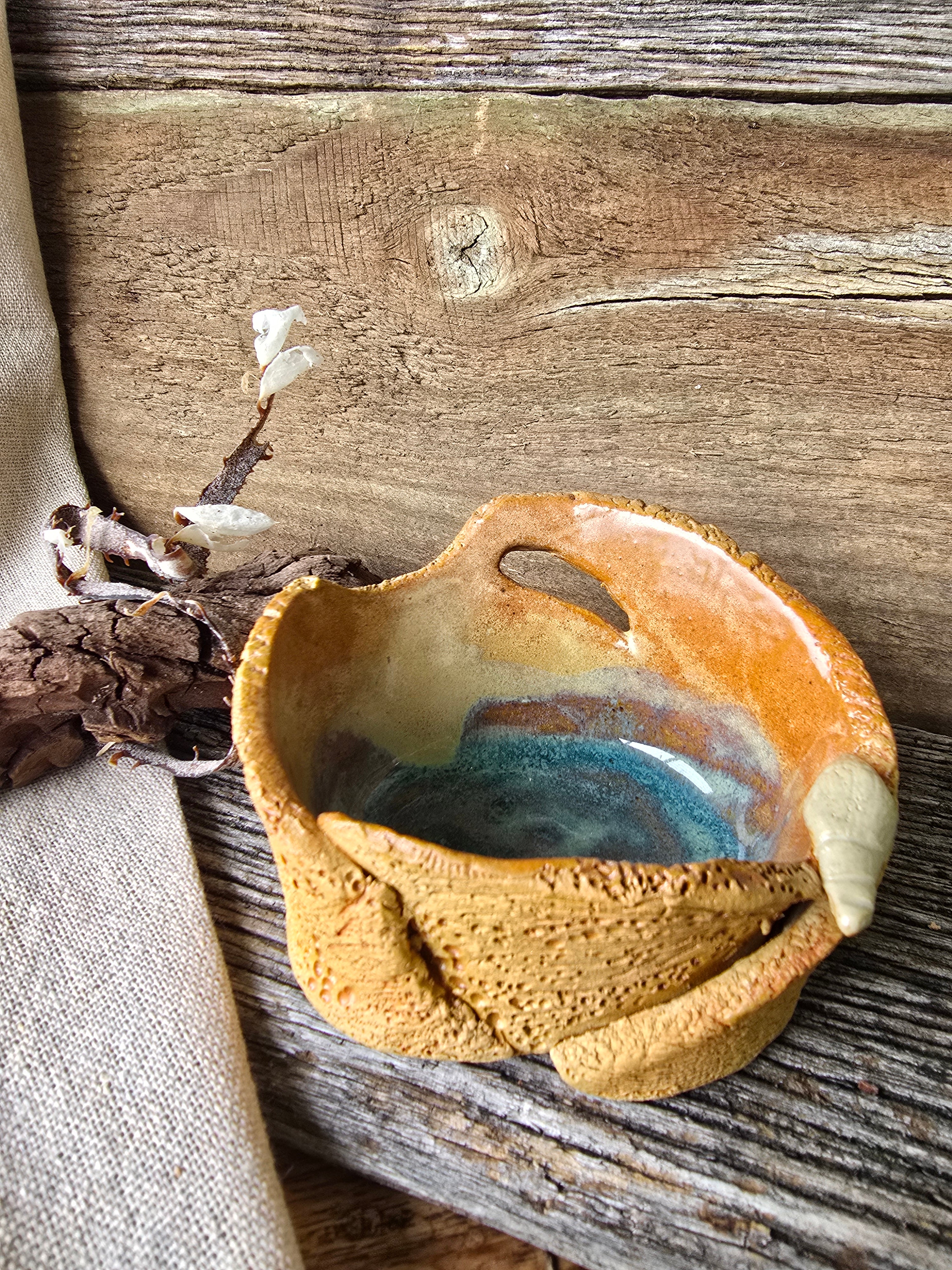 Rockpool with shell trinket dish