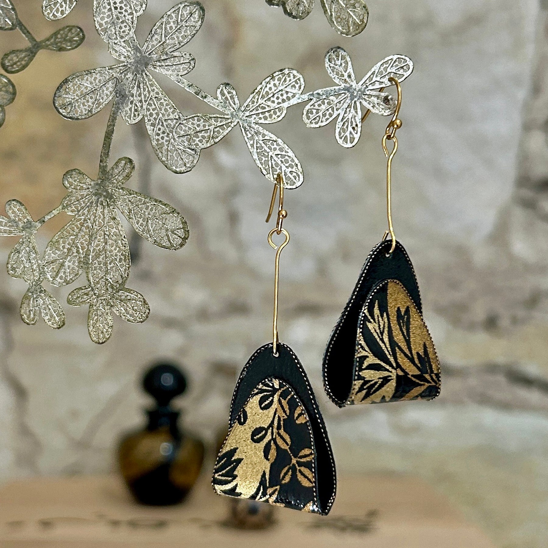 Earrings Elegant Gold Black Japanese Washi Paper: EB-109