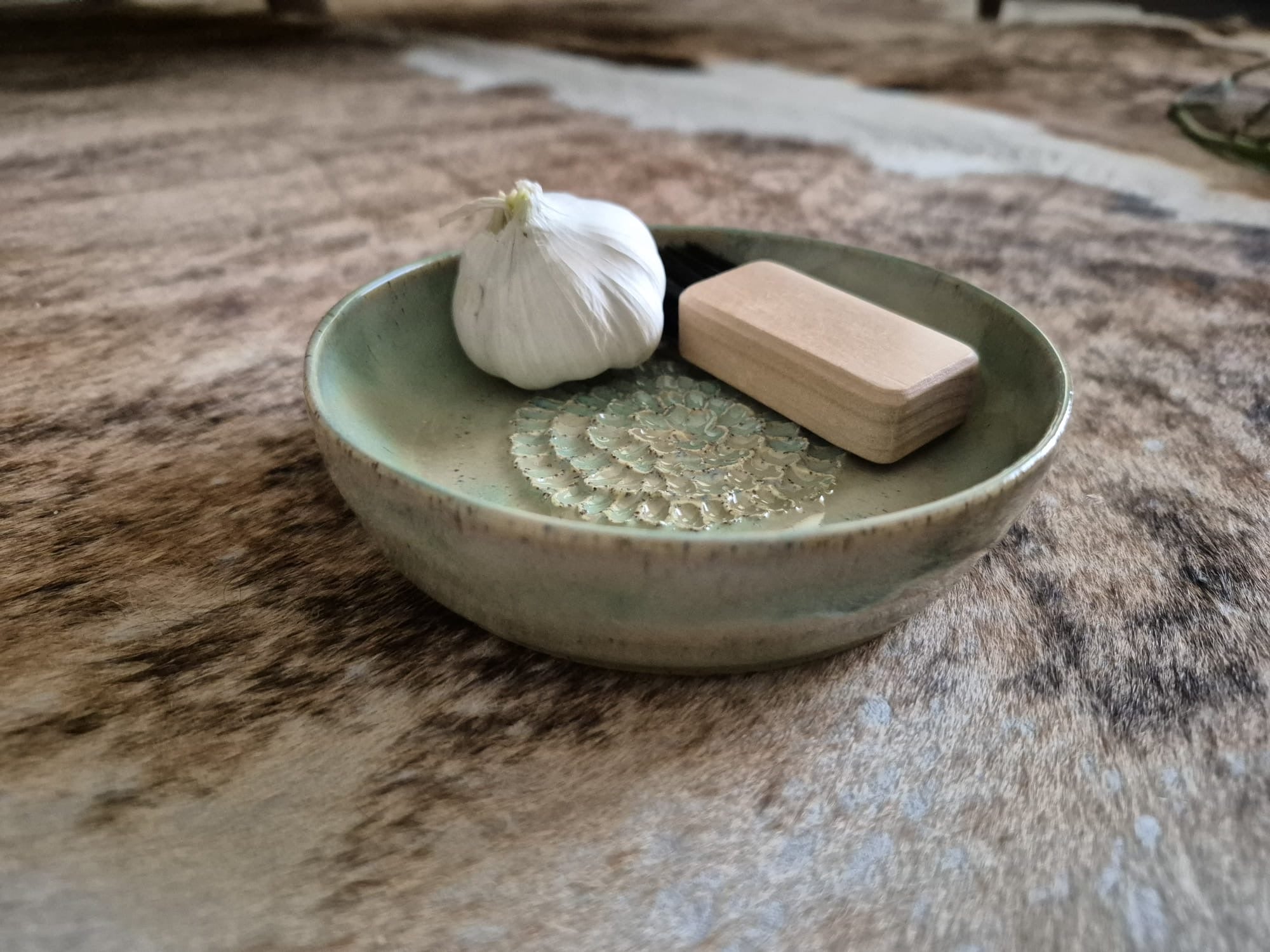 Ceramic Grater with Cleaning Brush
