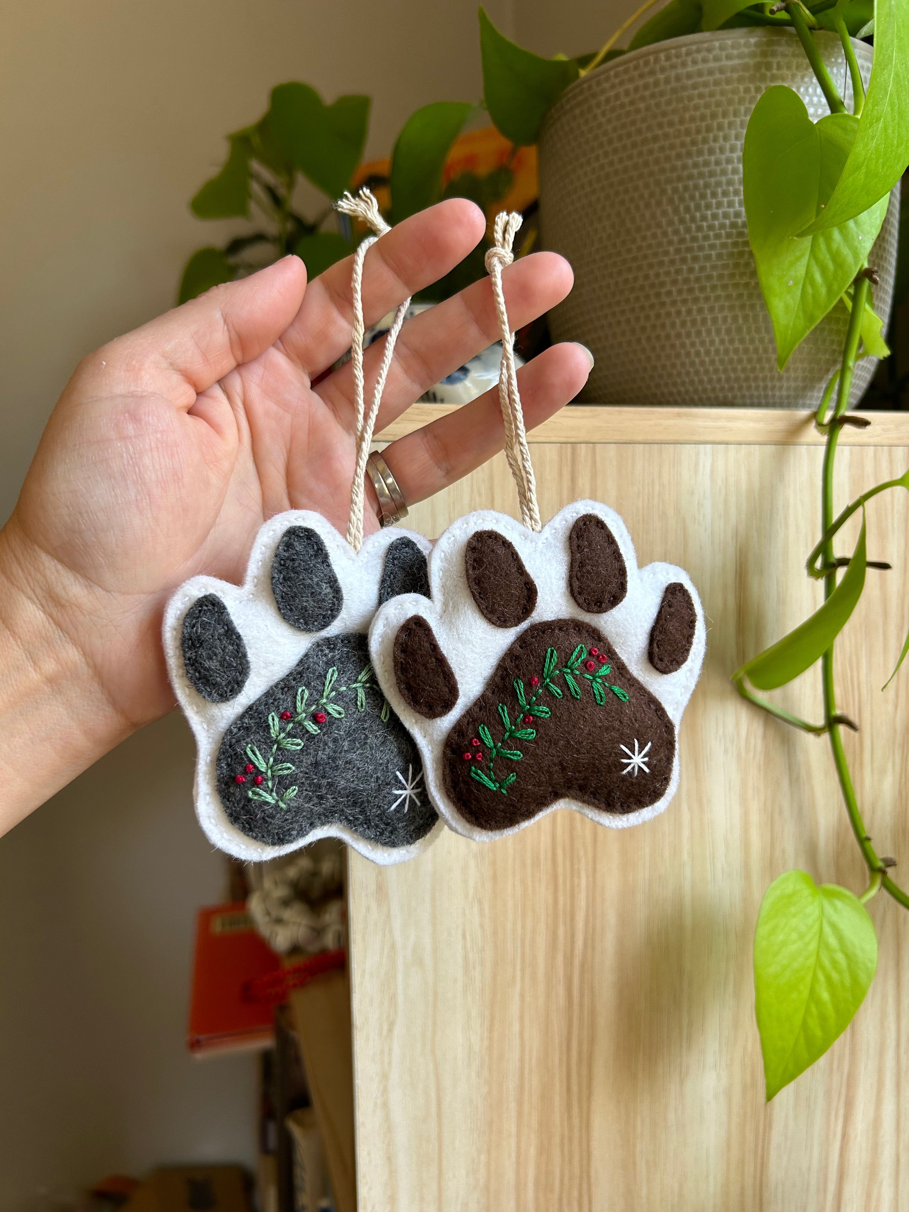 Christmas paws, dog pet, tree decorations, ornament