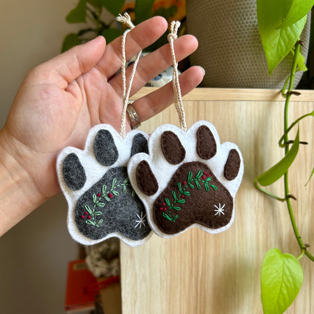 Christmas paws, dog pet, tree decorations, ornament