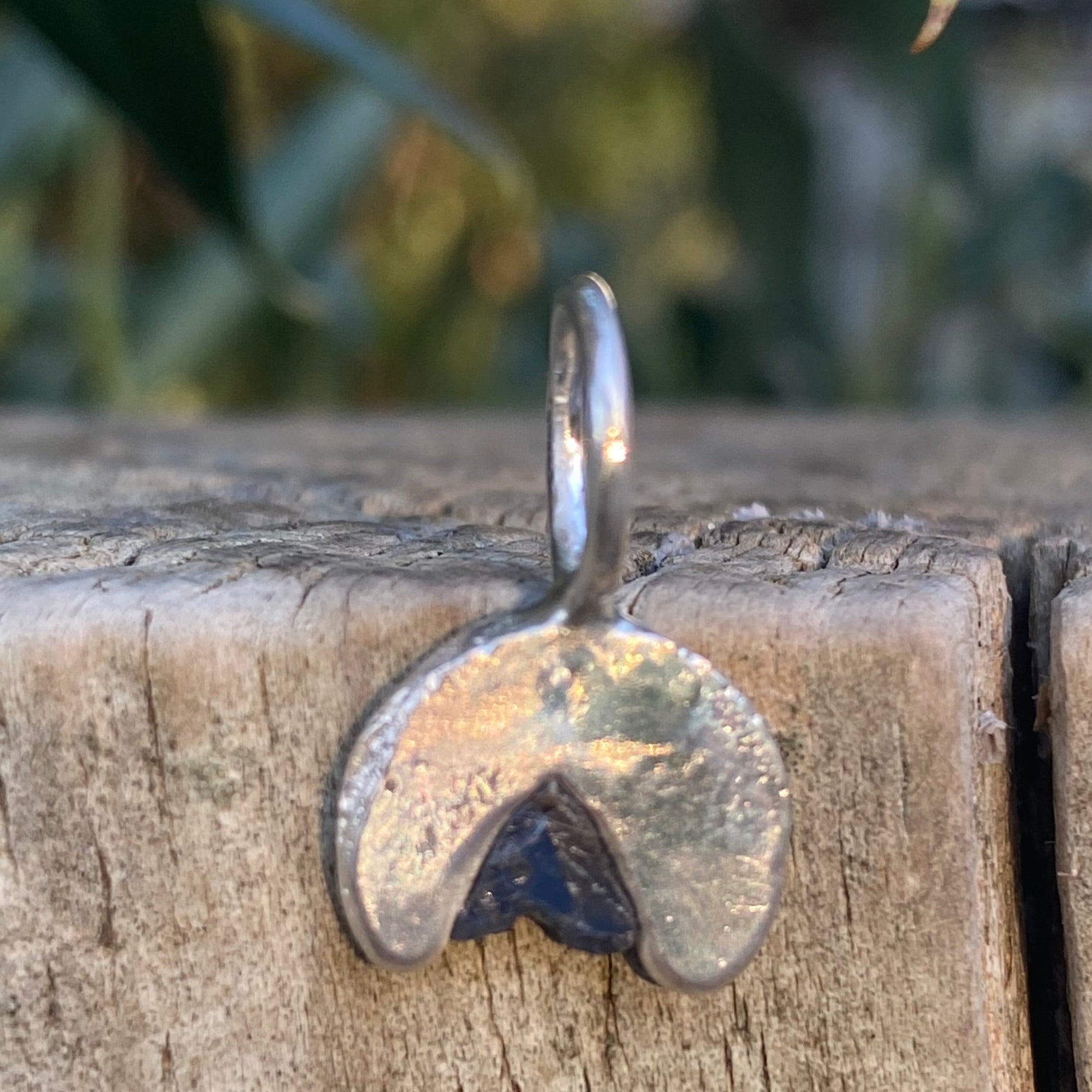 Blue Tide Rockpool Pendant – Raw Australian Sapphire and Sterling Silver