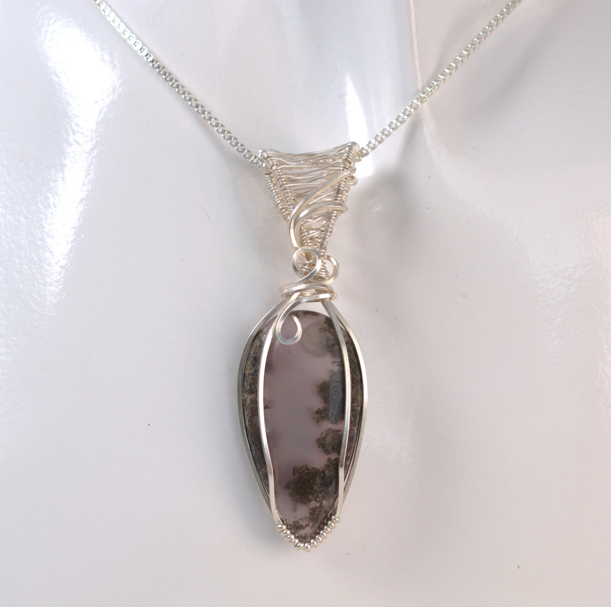 Misty Hollow – Indonesian Moss Agate Silver-Filled Pendant