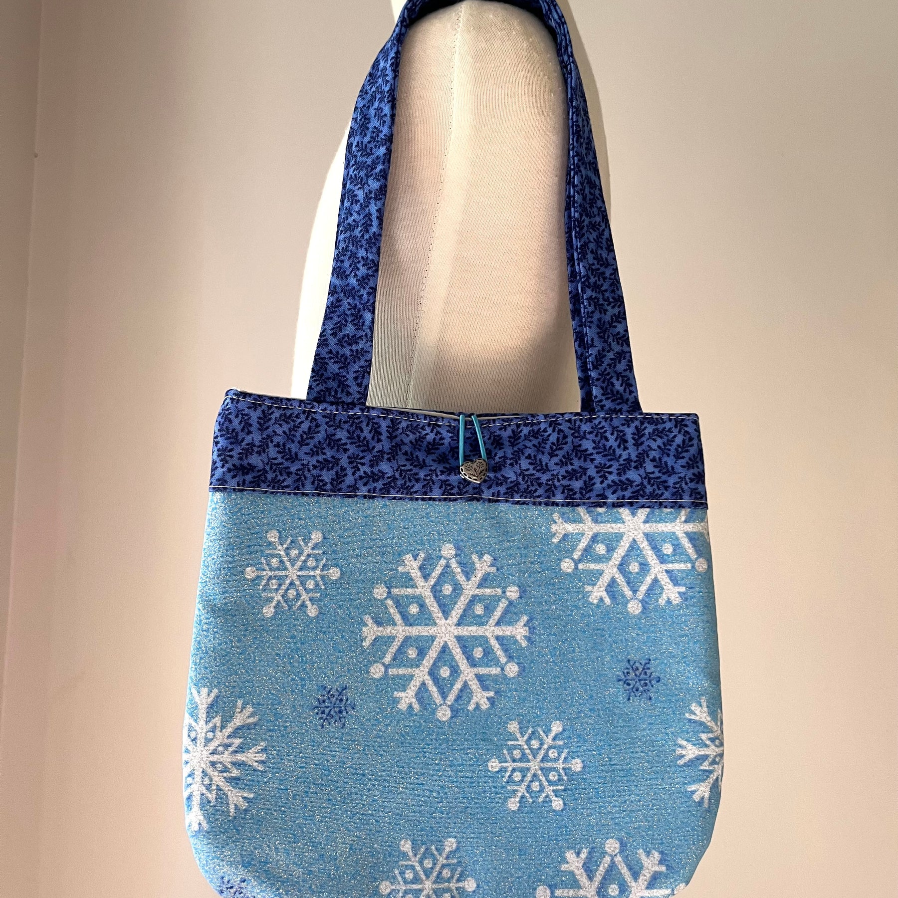Blue snowflake handbag and purse