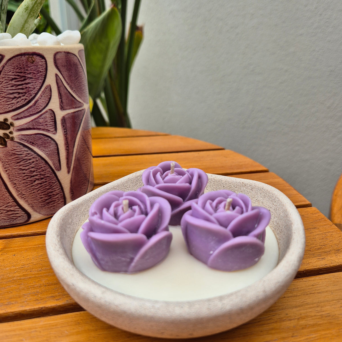 Stone organic shaped bowl candle with coconut lime fragrance