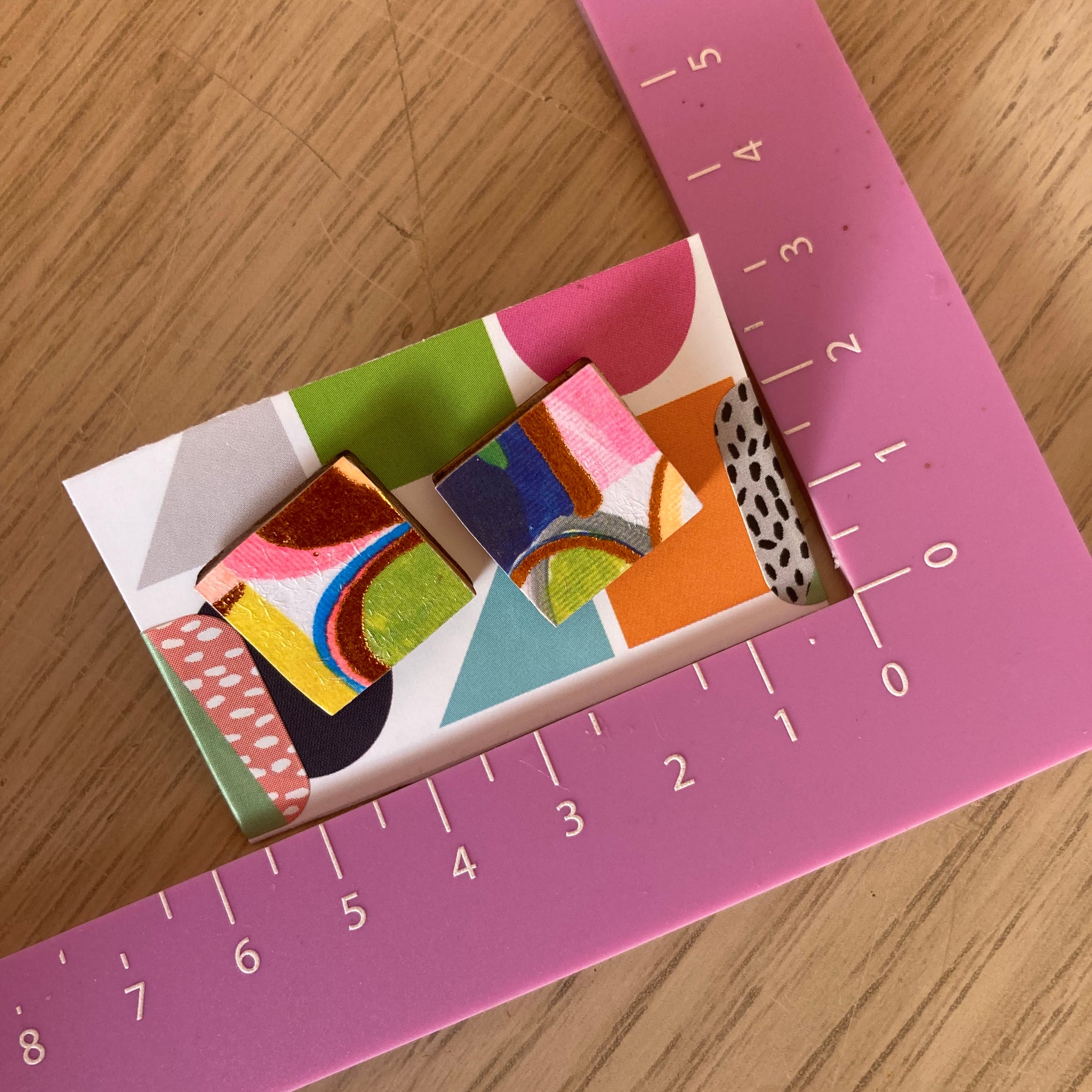 Square color splash studs