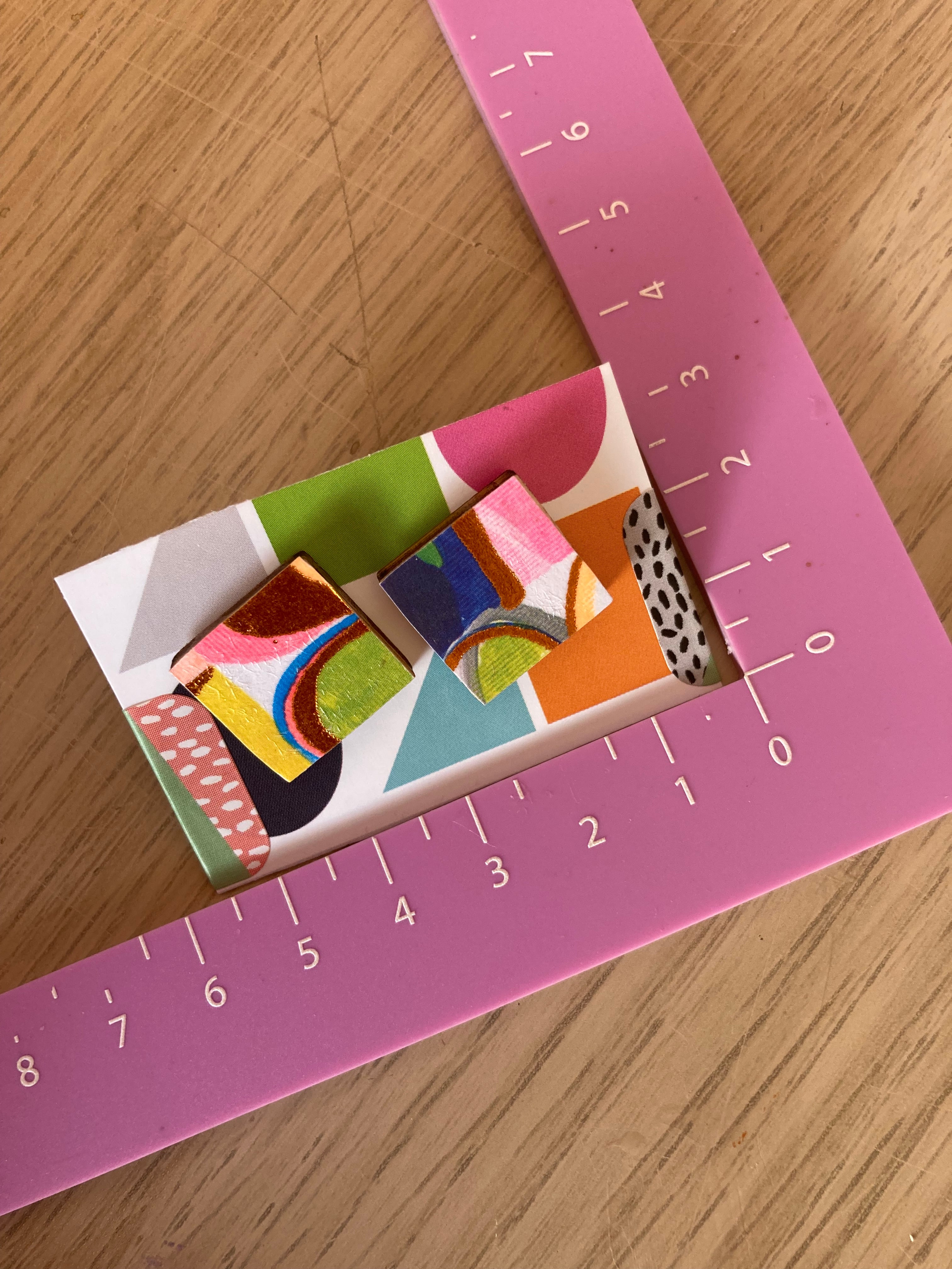 Square color splash studs