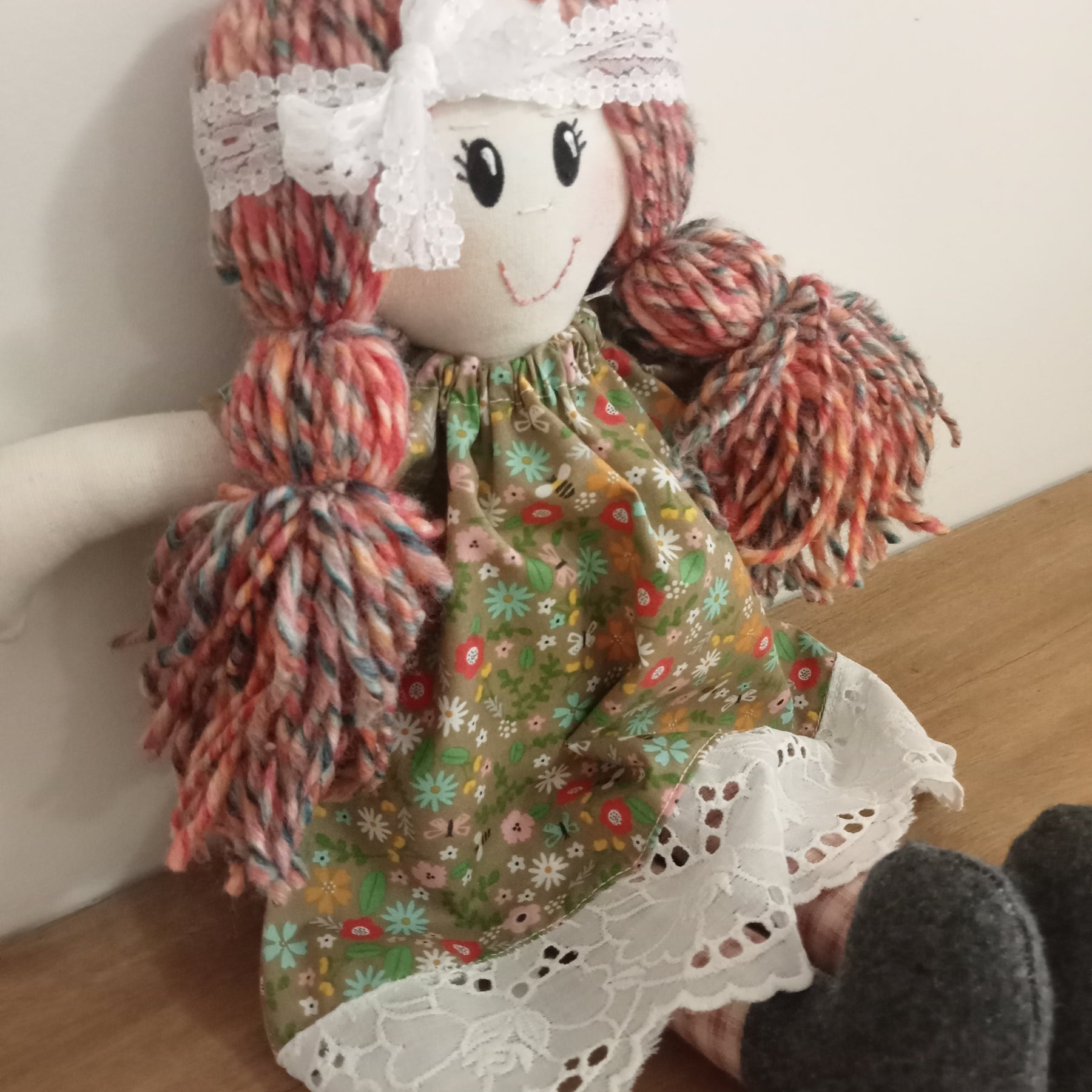 Rag Doll / Happy Doll - Honey Bee