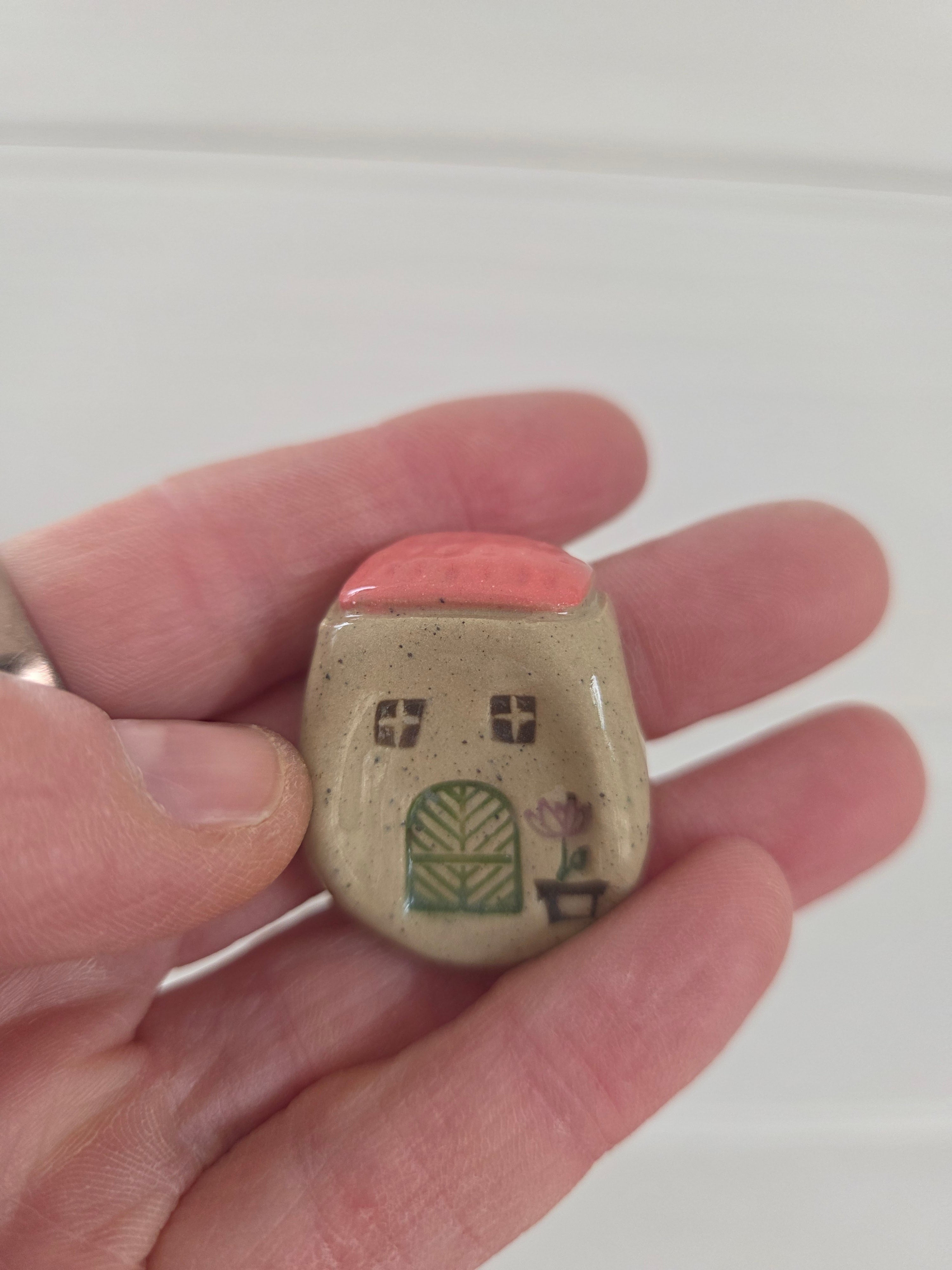 House Worry Stone - Pink Roof
