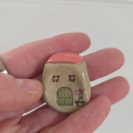 House Worry Stone - Pink Roof