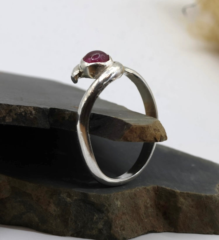 Slim 925 Band and little Cabachon Ruby
