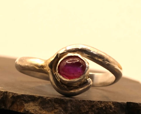 Slim 925 Band and little Cabachon Ruby