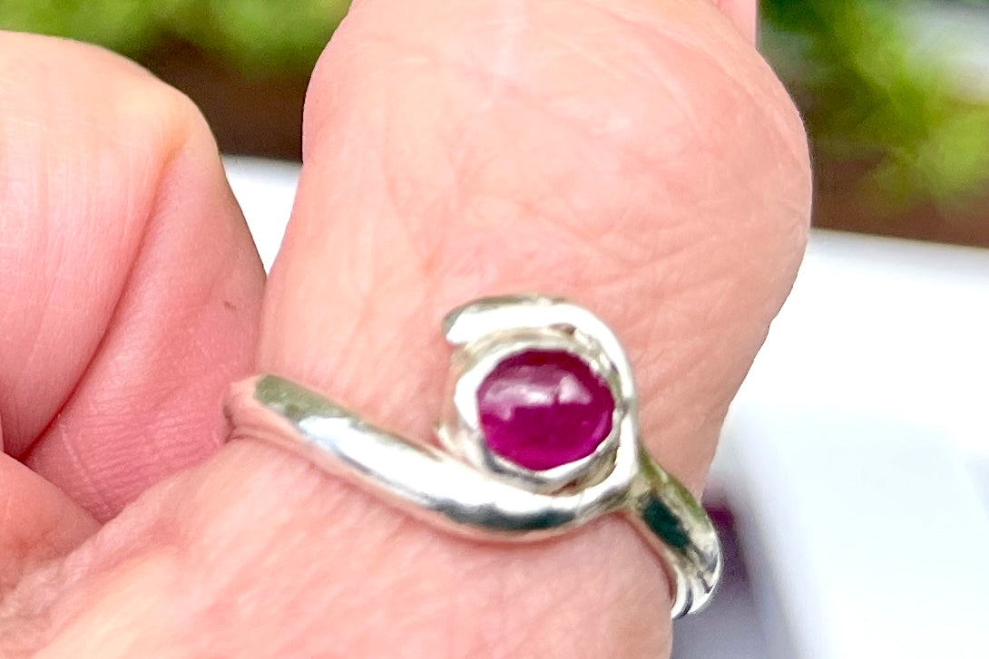 Slim 925 Band and little Cabachon Ruby