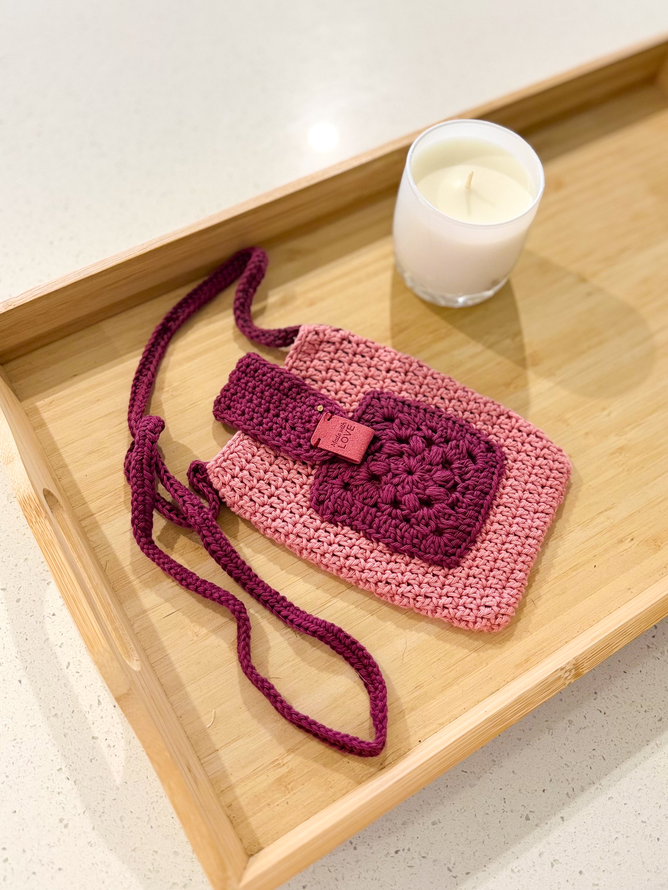 #046-4 Mobile phone bag with pocket