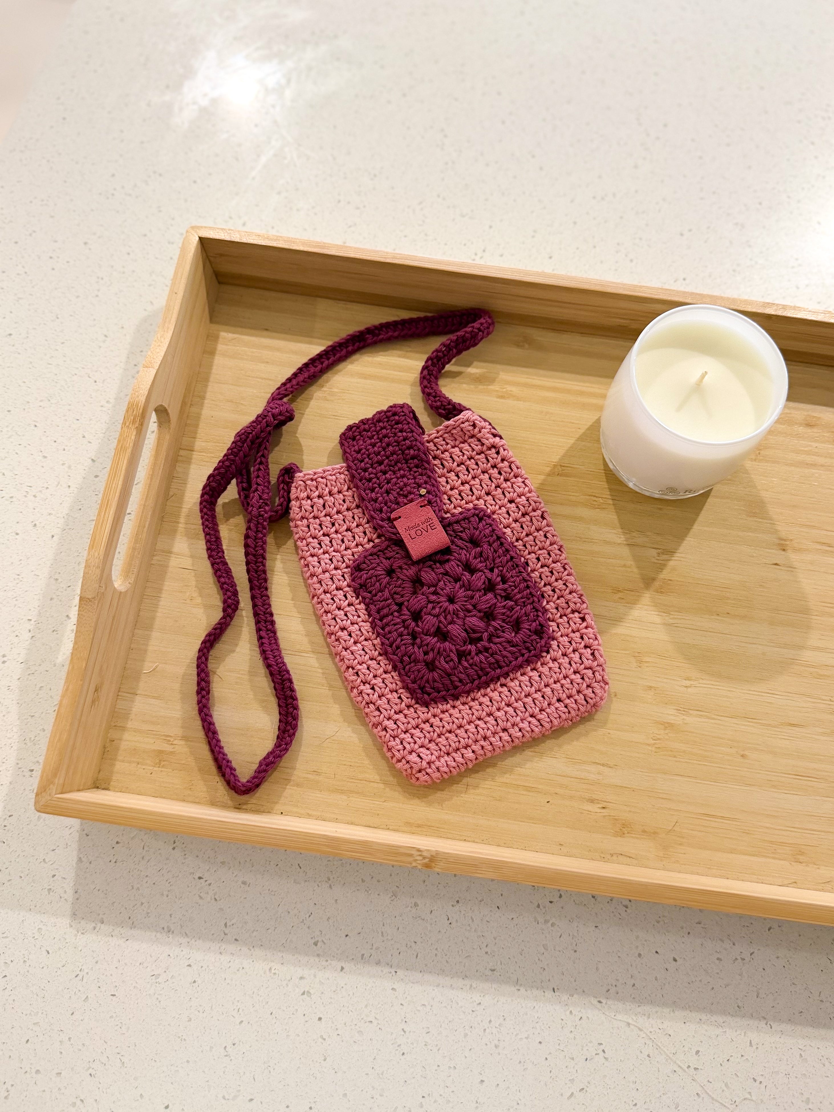 #046-4 Mobile phone bag with pocket