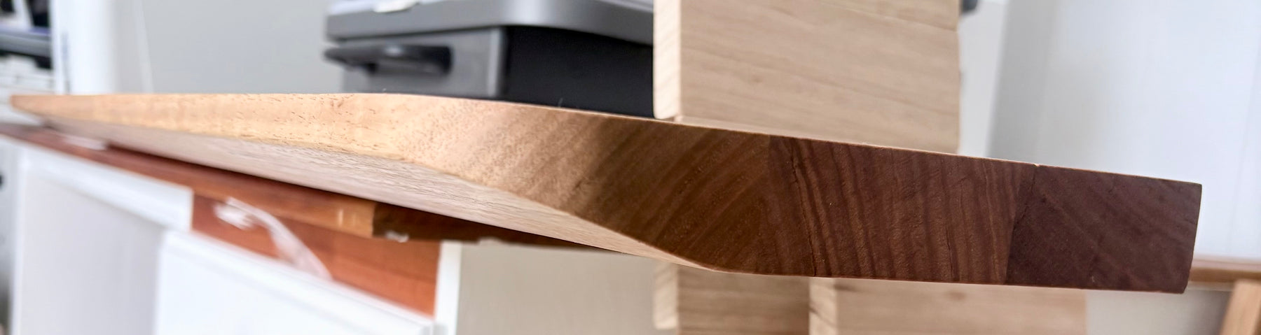 Tasmanian oak Floating shelf 900mm