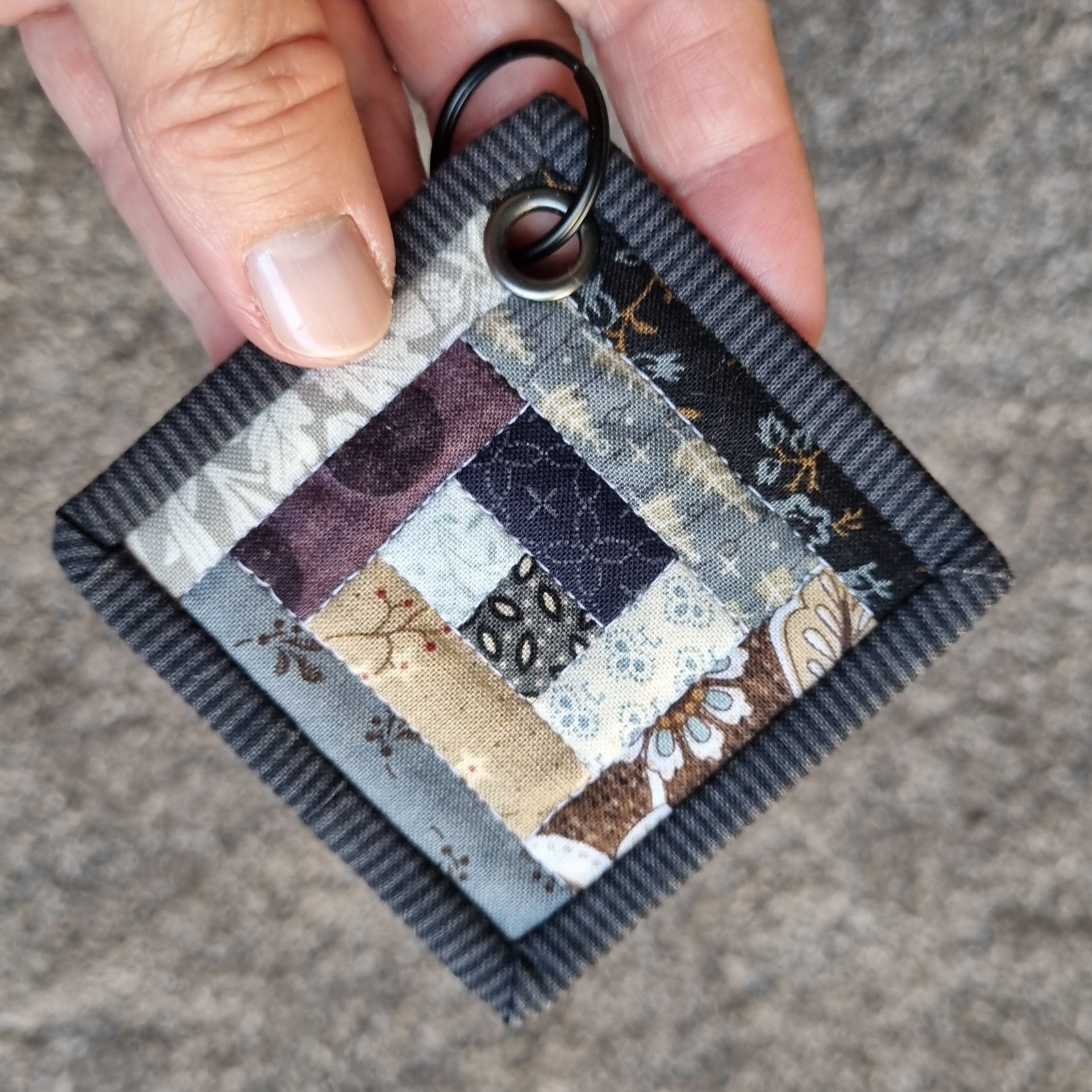 Patchwork Quilted Log Cabin Keyring 2