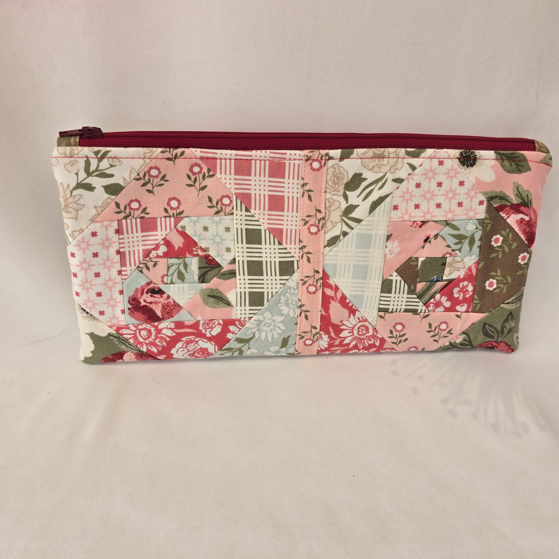 Handmade | Scrappy | Zippered pouch