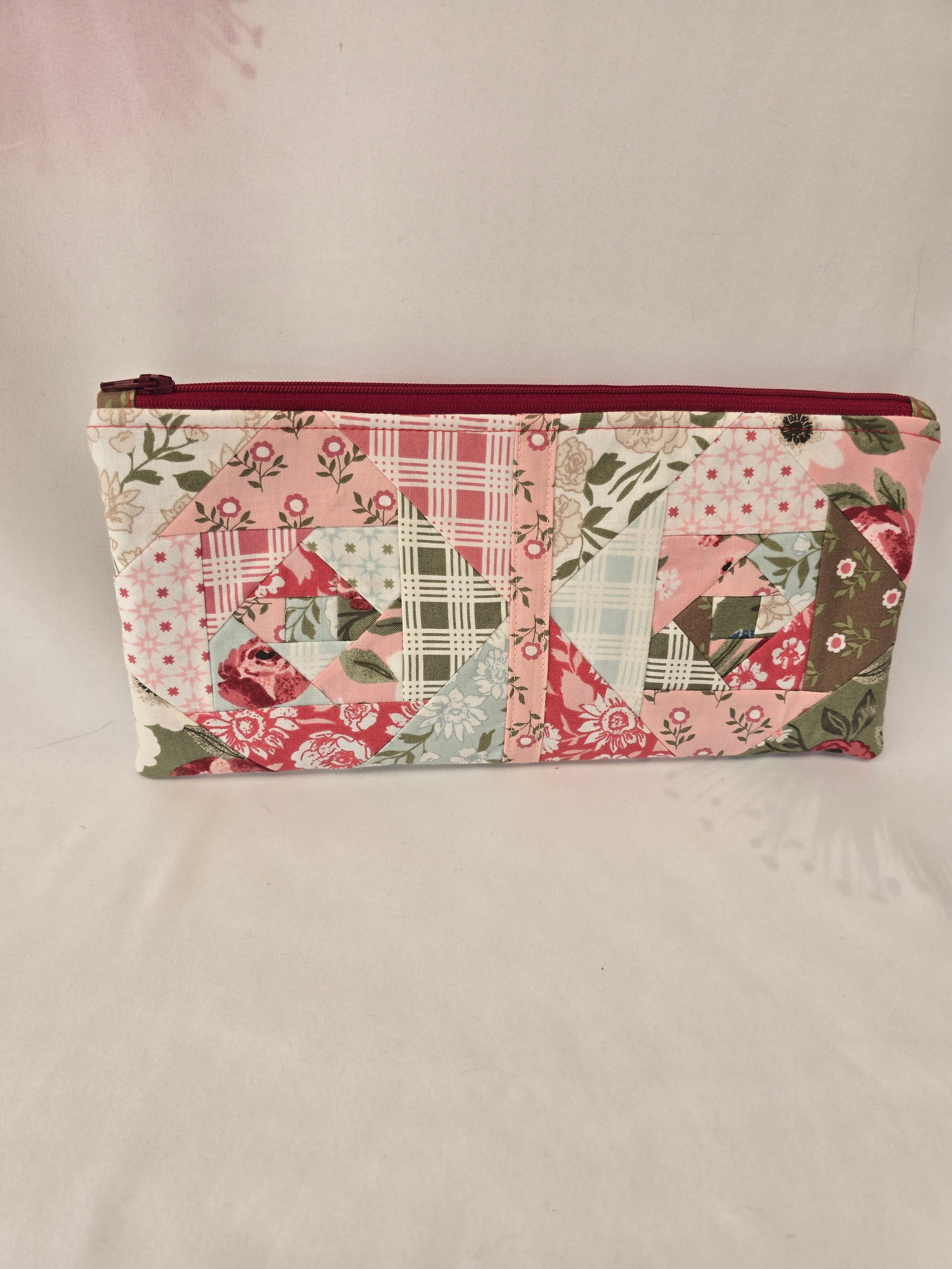 Handmade | Scrappy | Zippered pouch