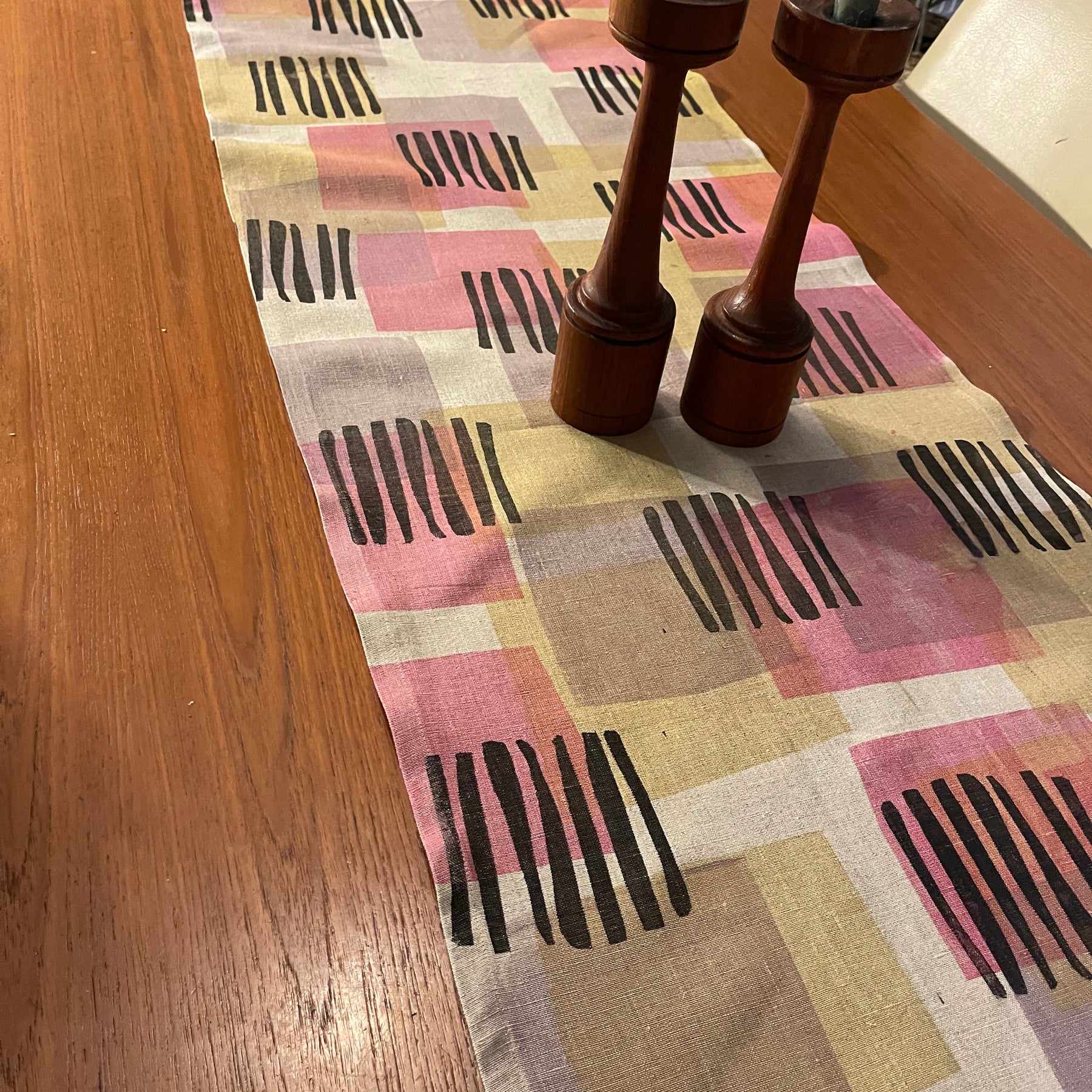 Table runner - Gold rose and grey lines