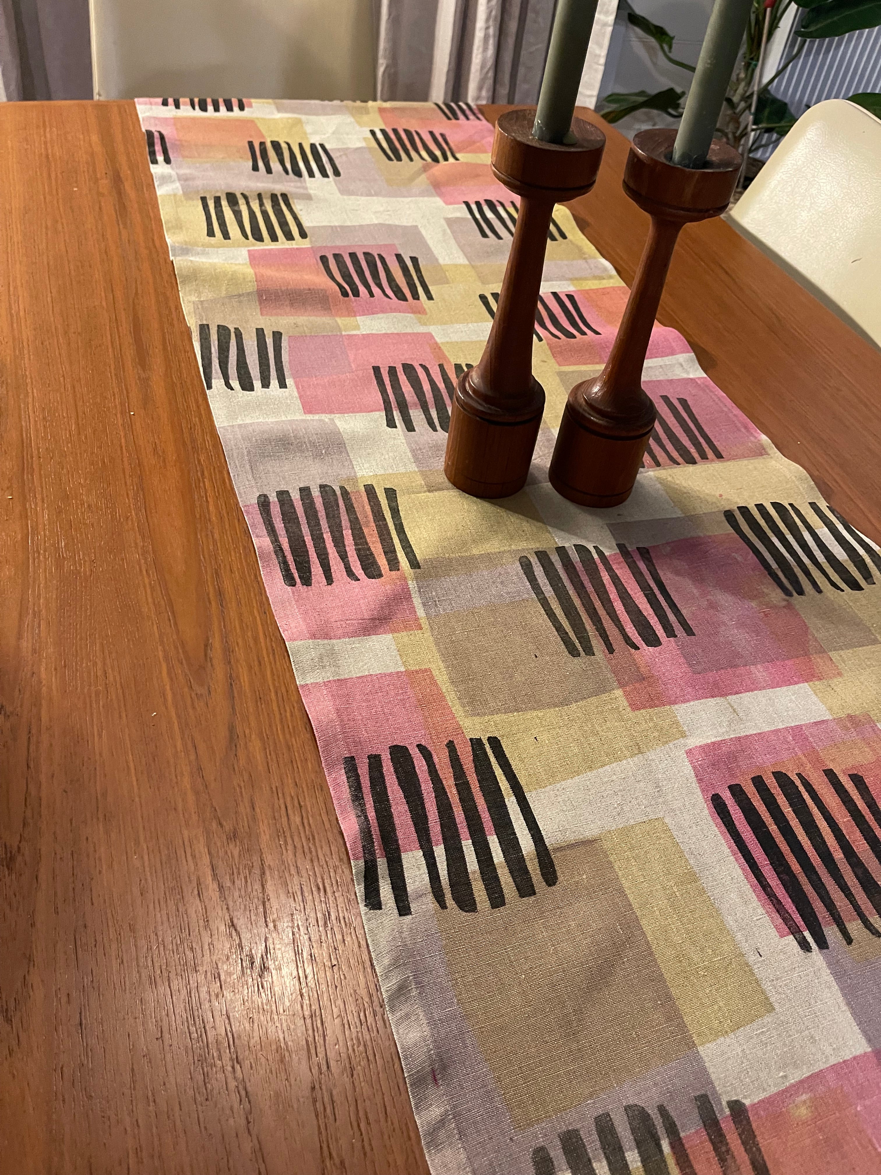 Table runner - Gold rose and grey lines