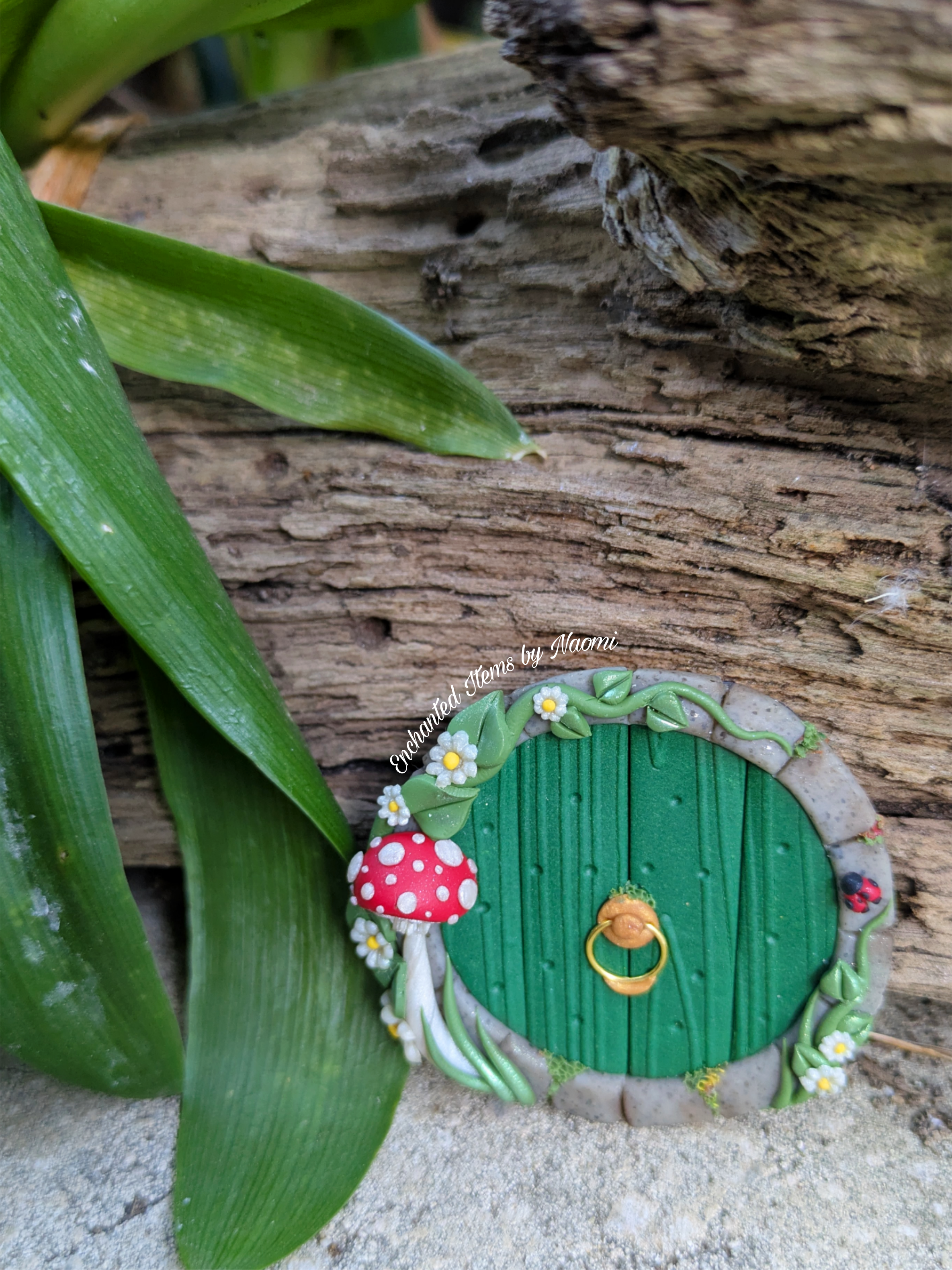 Hand Sculpted Hobbit Style Fairy Doors – Two Designs Available