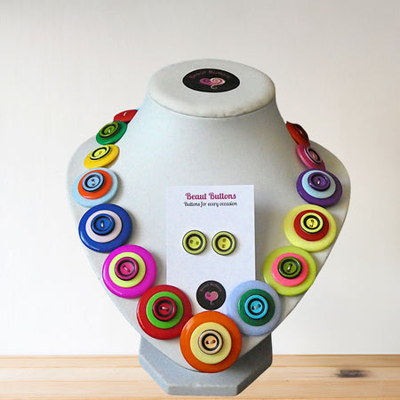 Button necklace and earrings - Round and Round