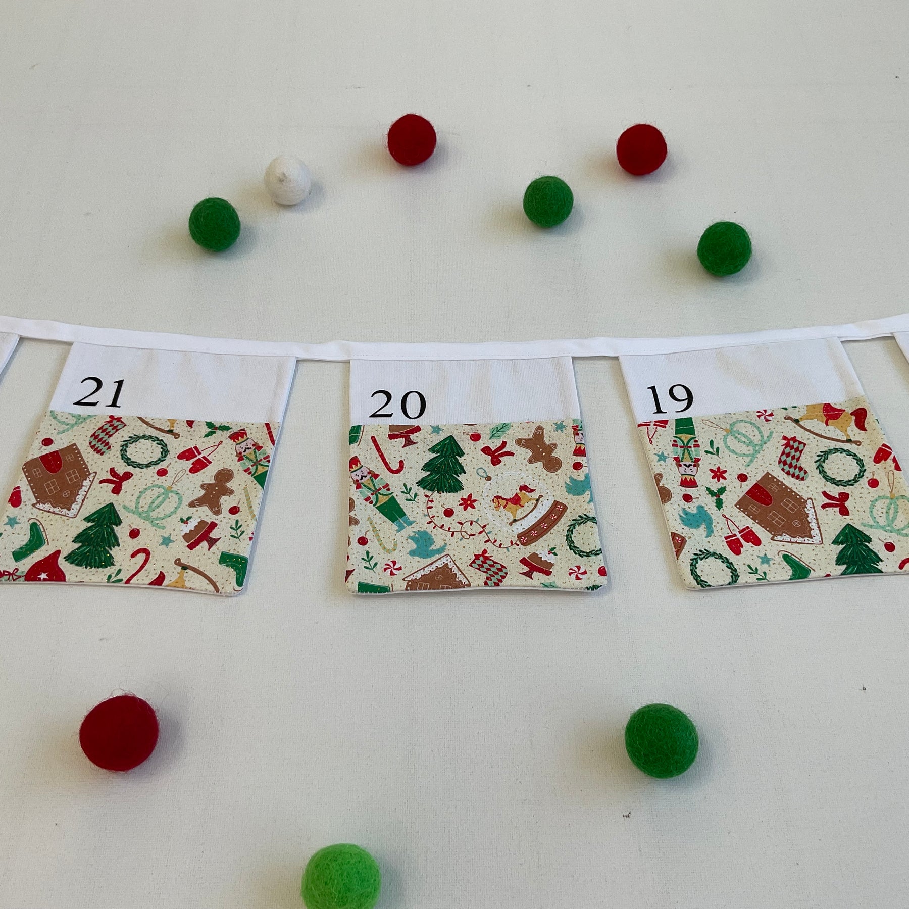 Advent Calendar Bunting - Traditional Christmas