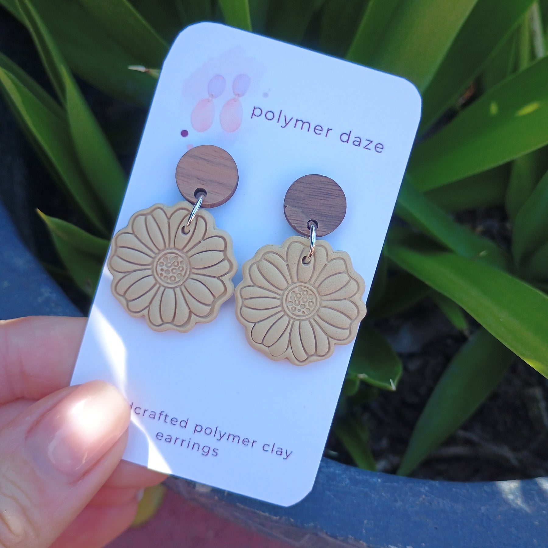 Embossed flower earrings with natural wood stud top beige