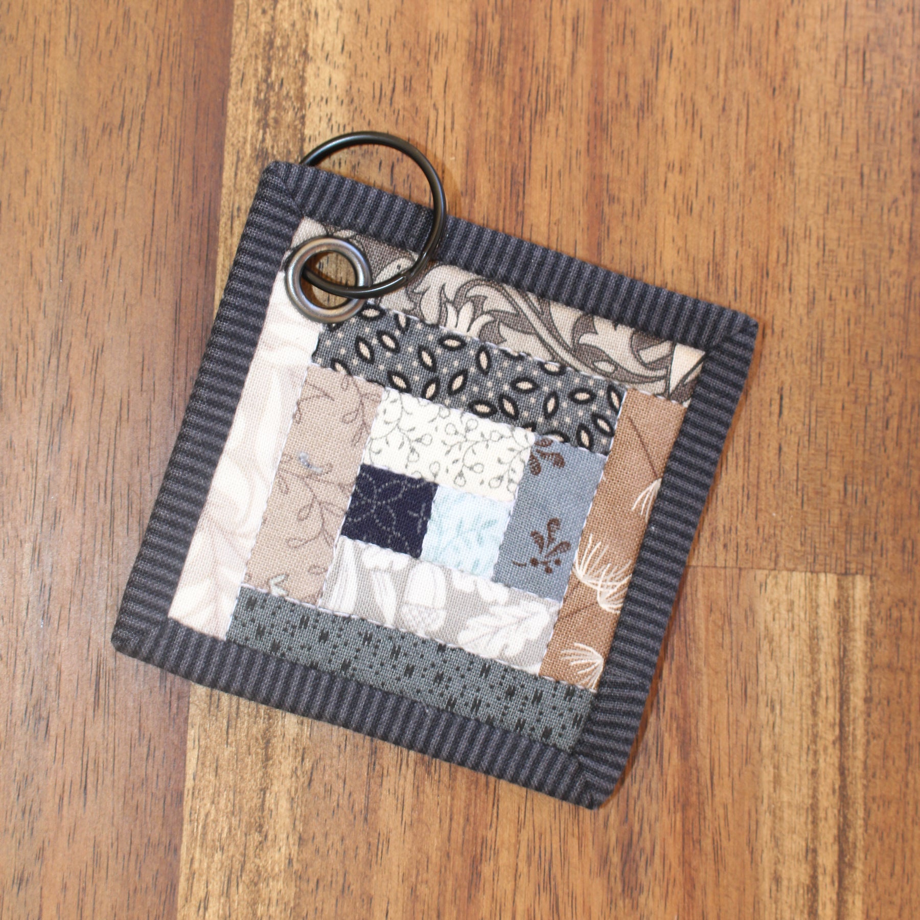 Patchwork Quilted Log Cabin Keyring 3