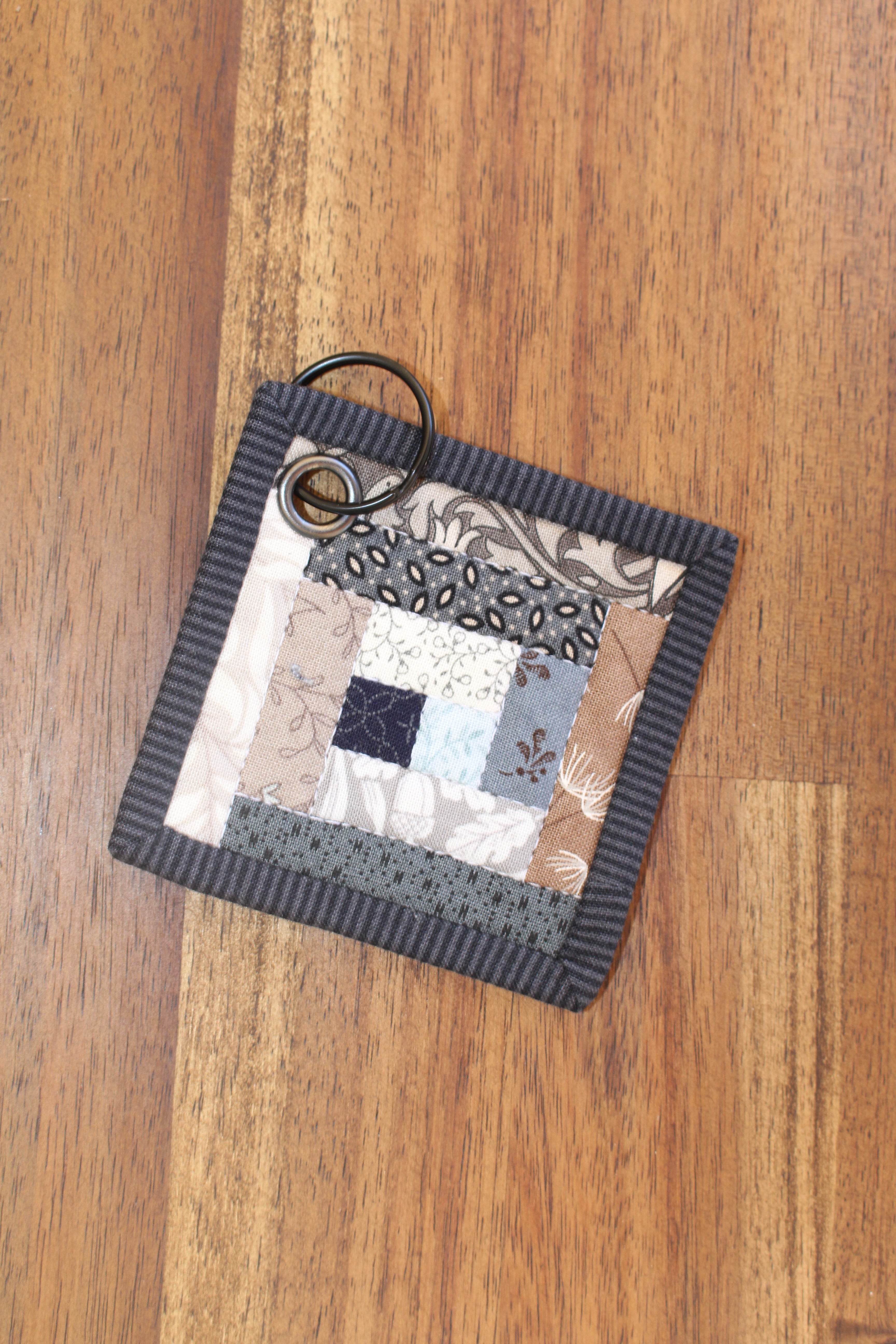 Patchwork Quilted Log Cabin Keyring 3