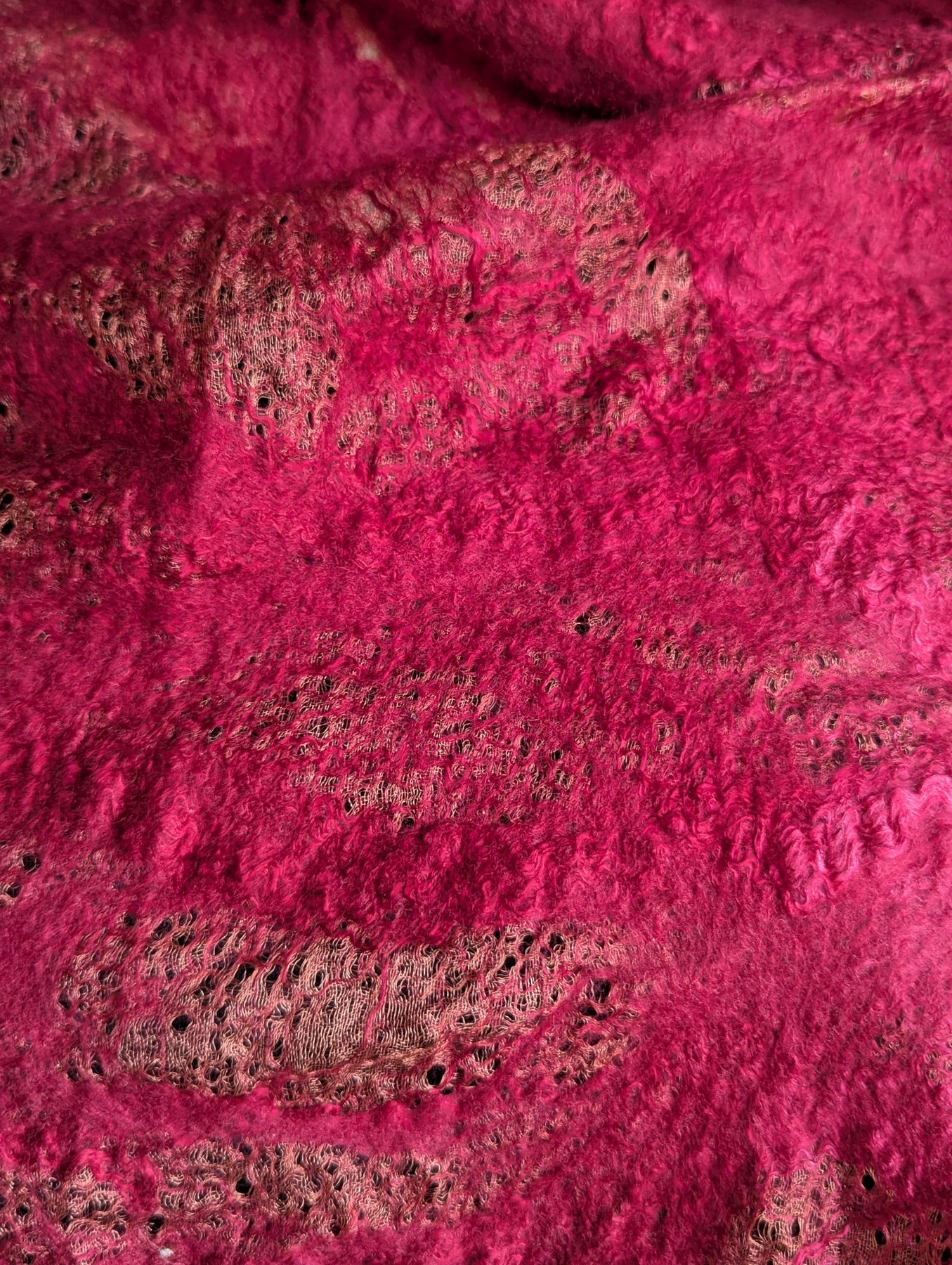 Shawl-Nuno Felt-Kiss Me-Merino and Silk
