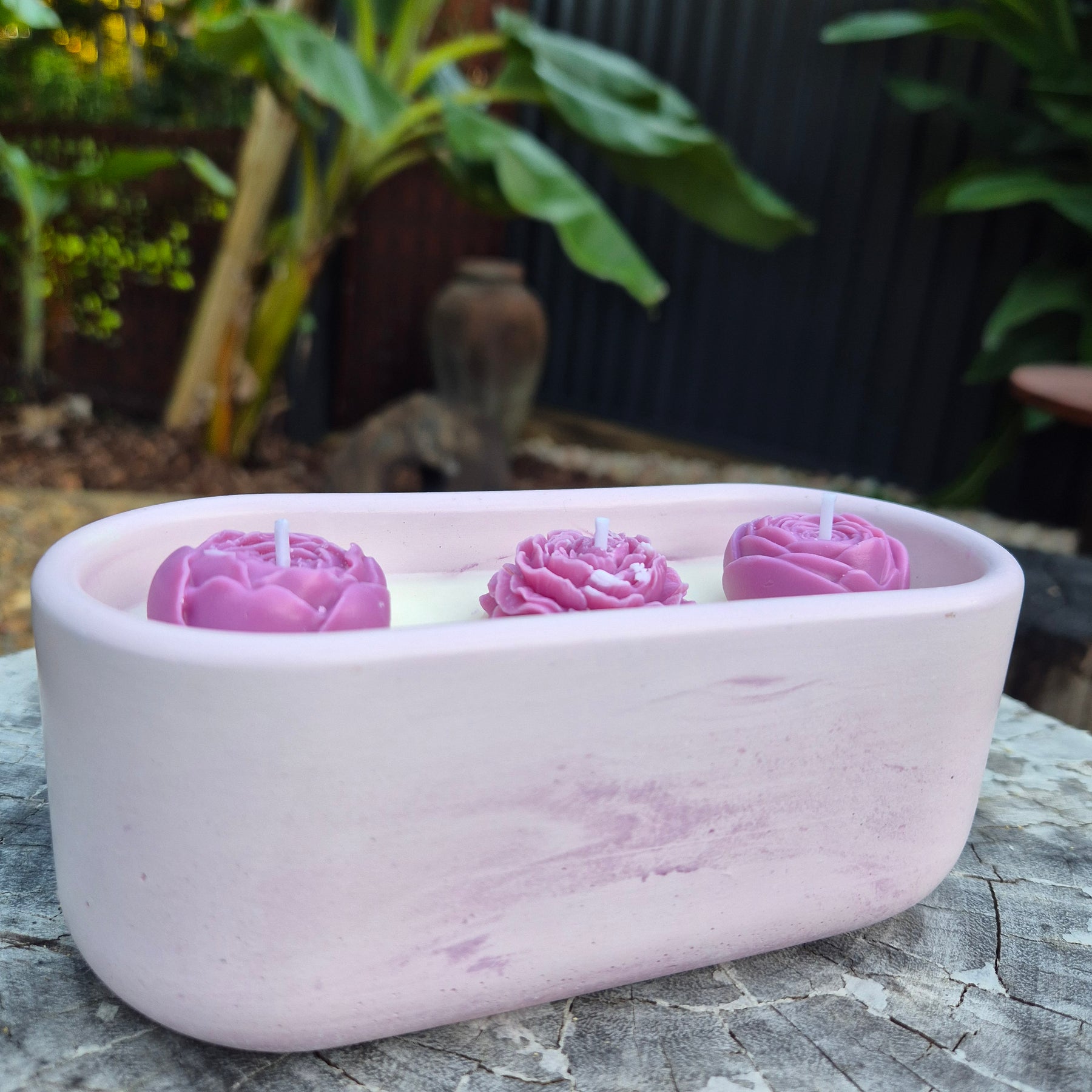 Lilac concrete bowl candle scented with gardenia and rose