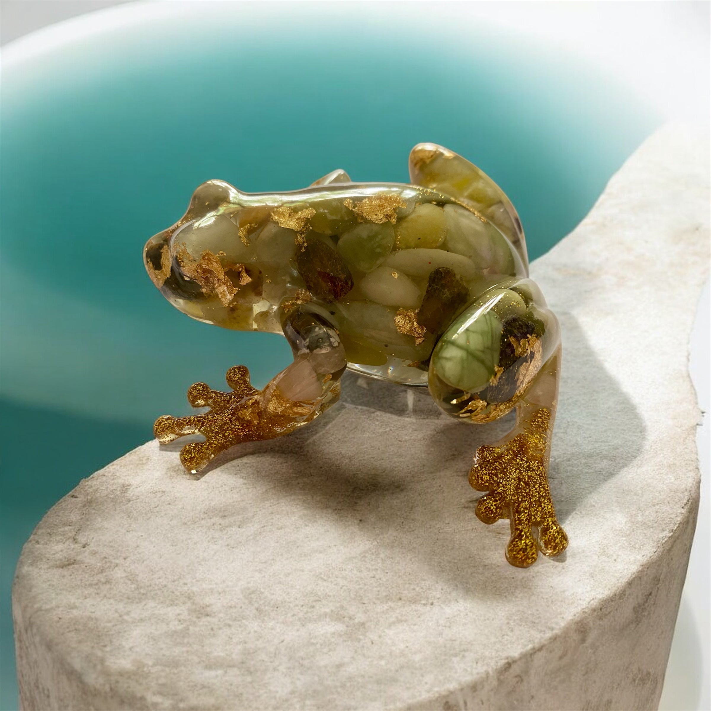 Gold Ripple Green River Pebble Frog