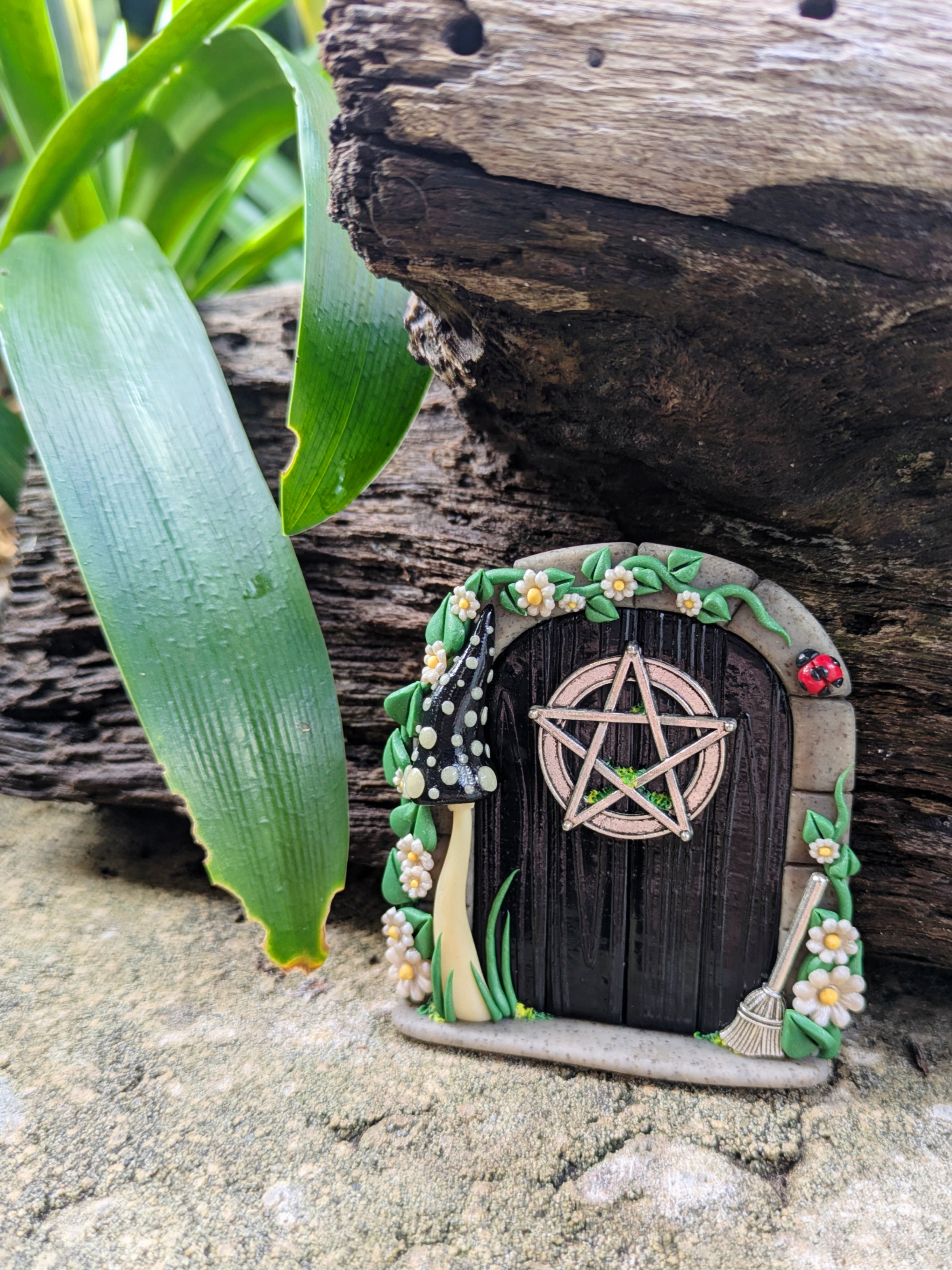 Hand Sculpted Mini Witchy Fairy Door – Available in Multiple Colours 🧙‍♀️