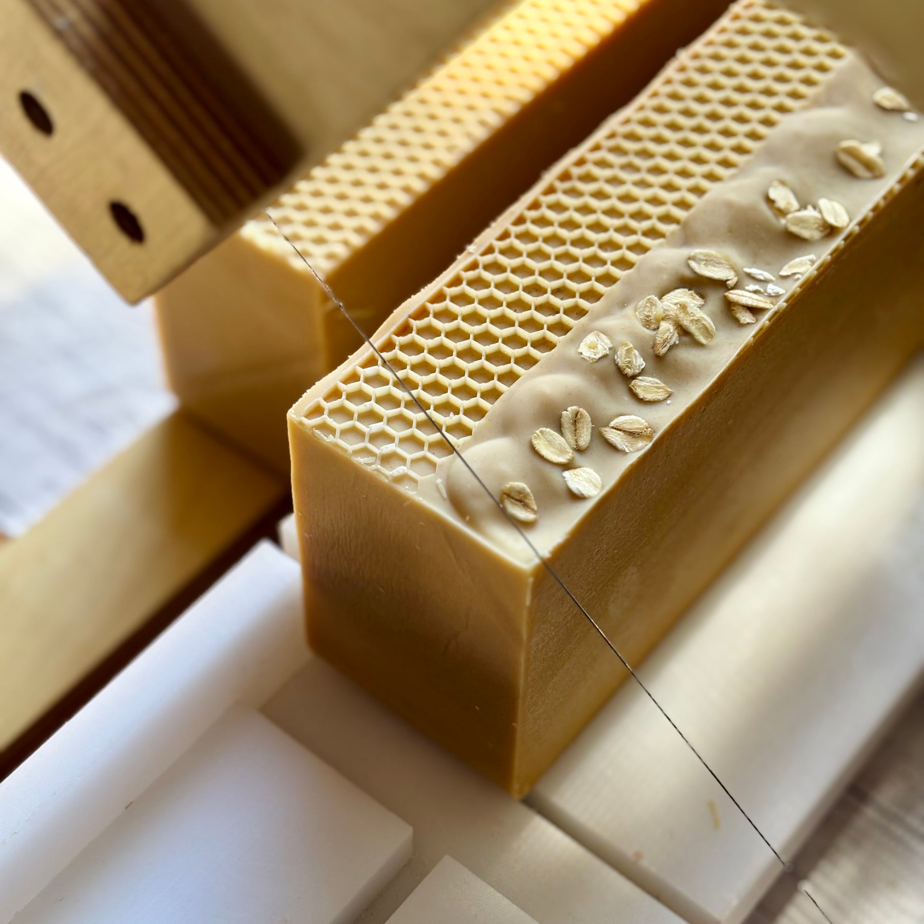 Goatsmilk, Oats and Honey | Handcrafted Natural Soap Bar