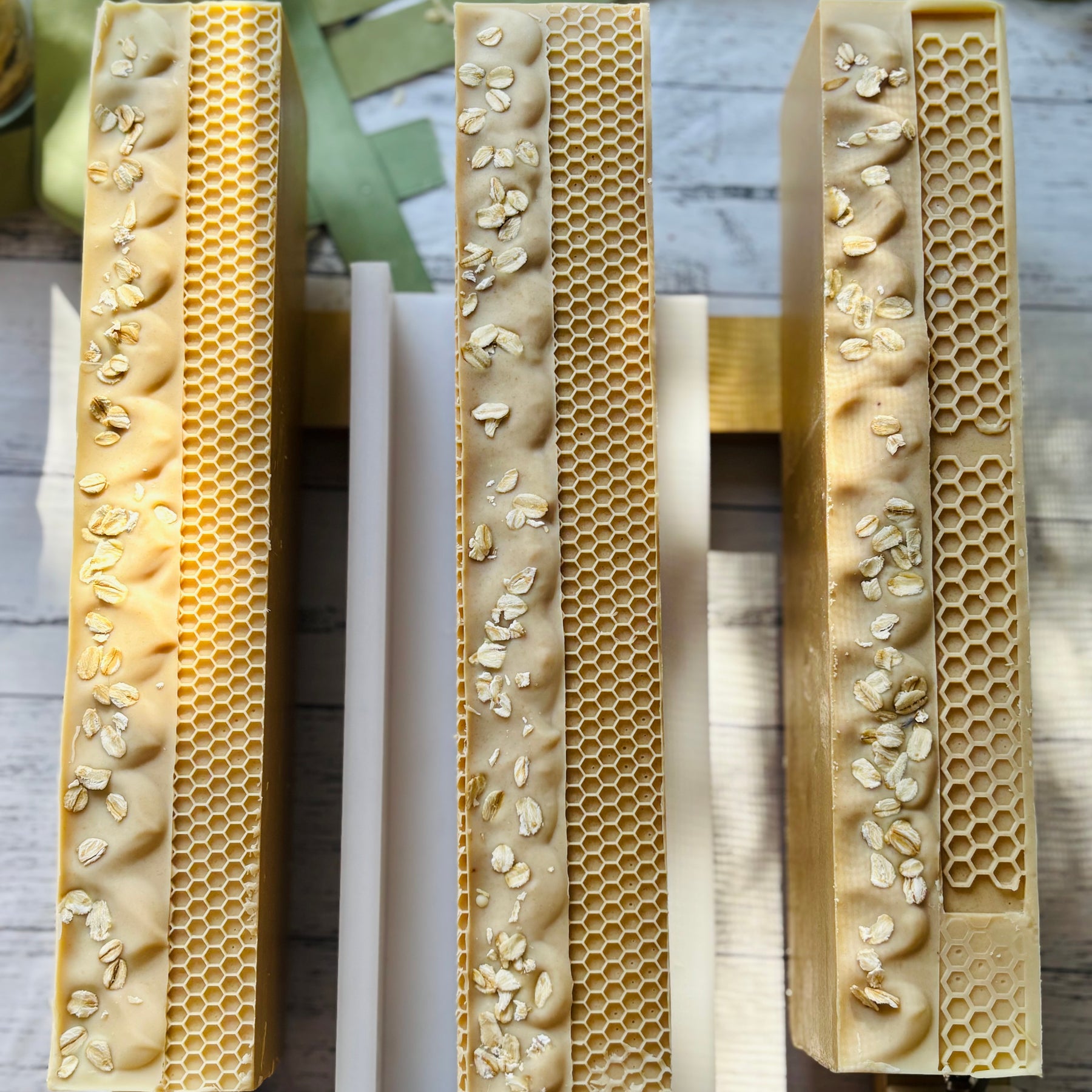 Goatsmilk, Oats and Honey | Handcrafted Natural Soap Bar