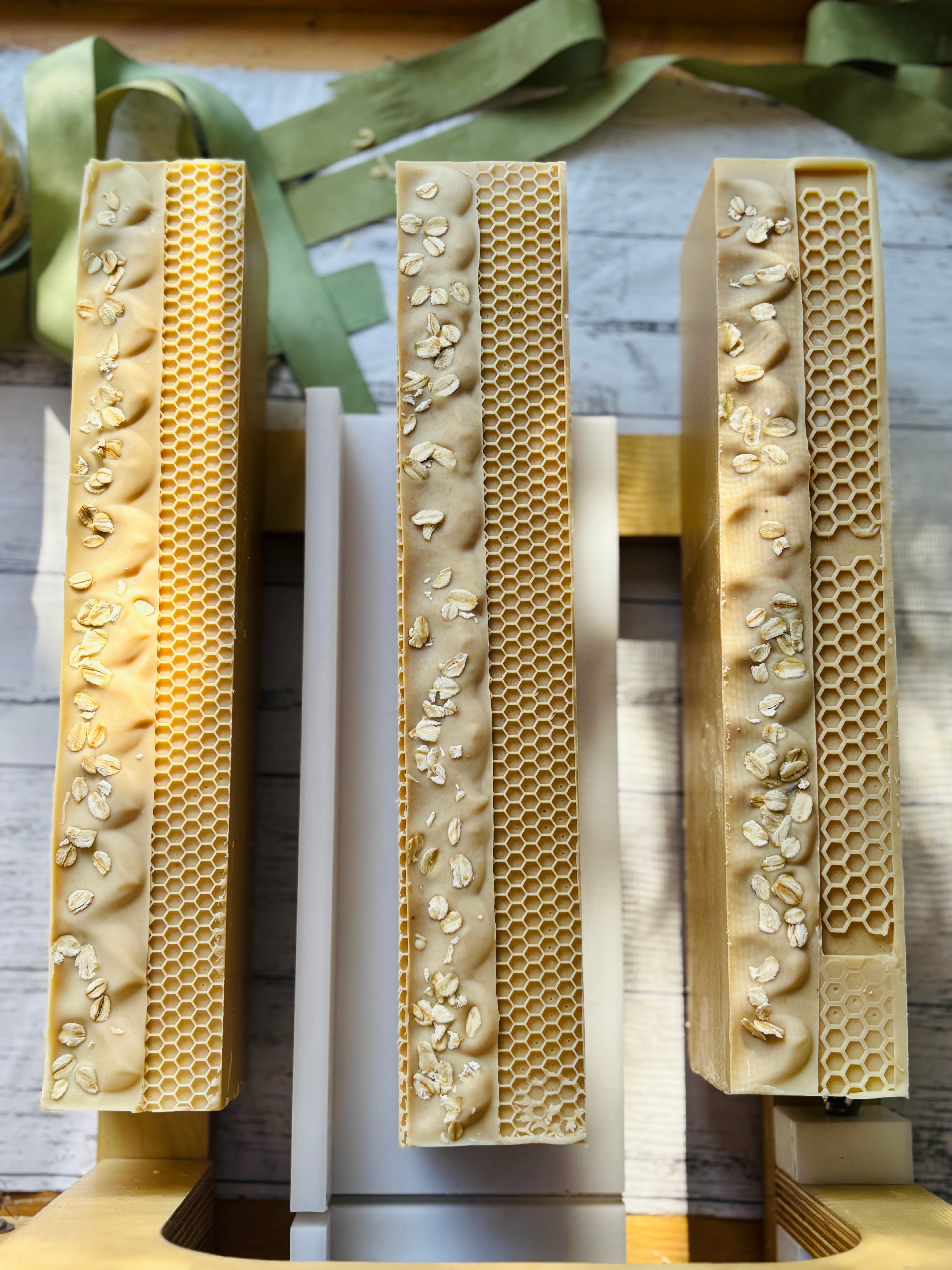 Goatsmilk, Oats and Honey | Handcrafted Natural Soap Bar