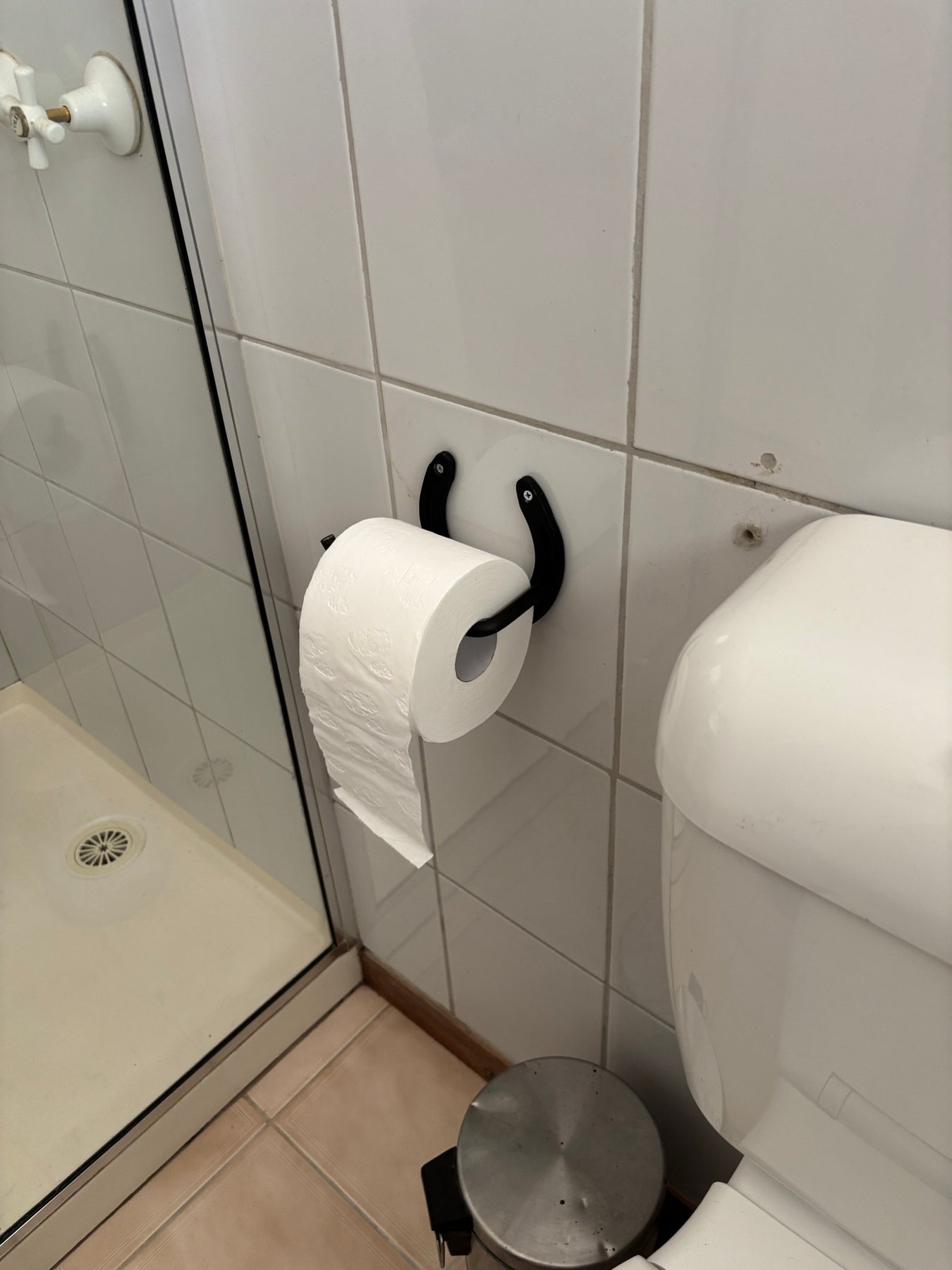 Horseshoe Toilet Roll Holder Country Style