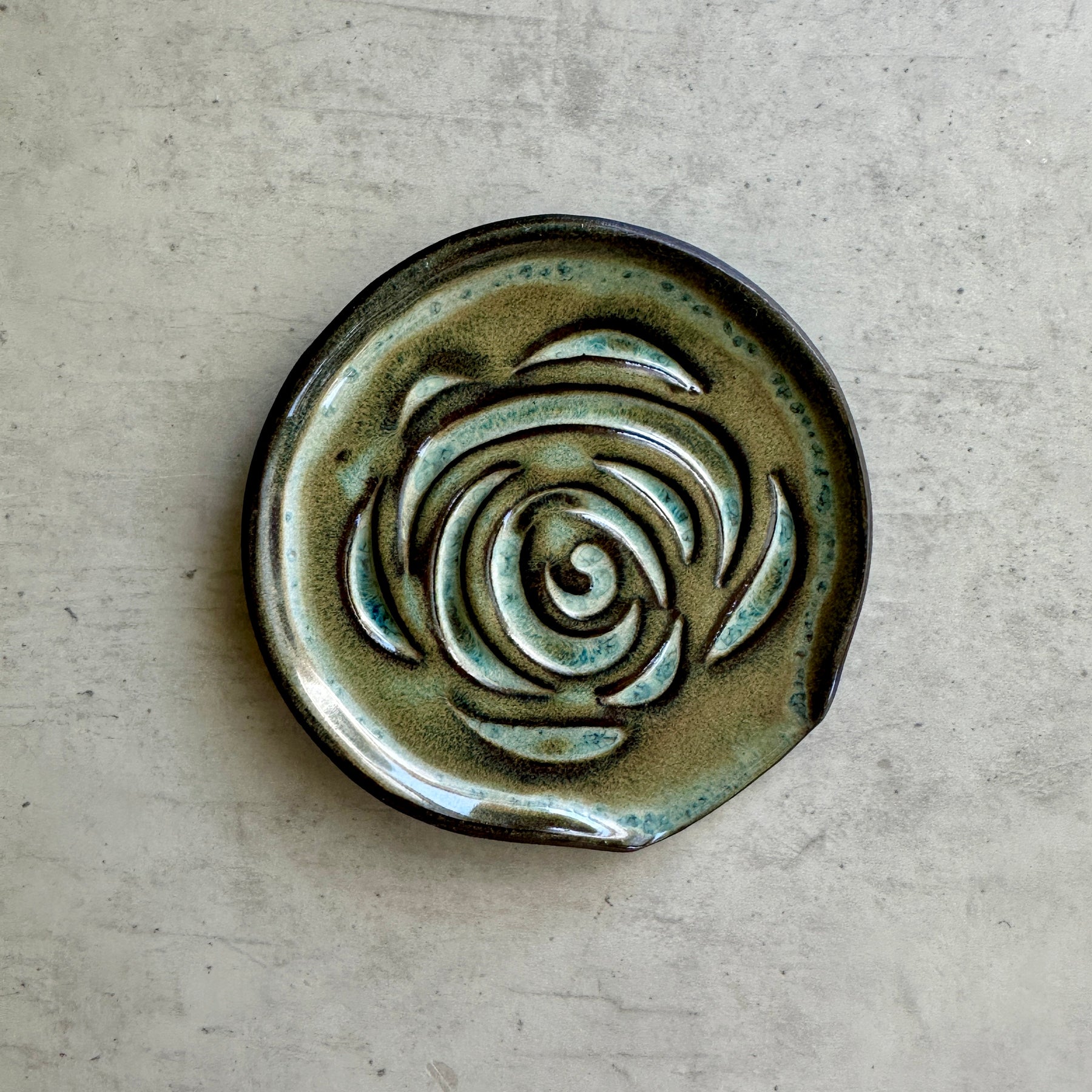 'BEST TEAS' TEASPOON REST I Black Clay