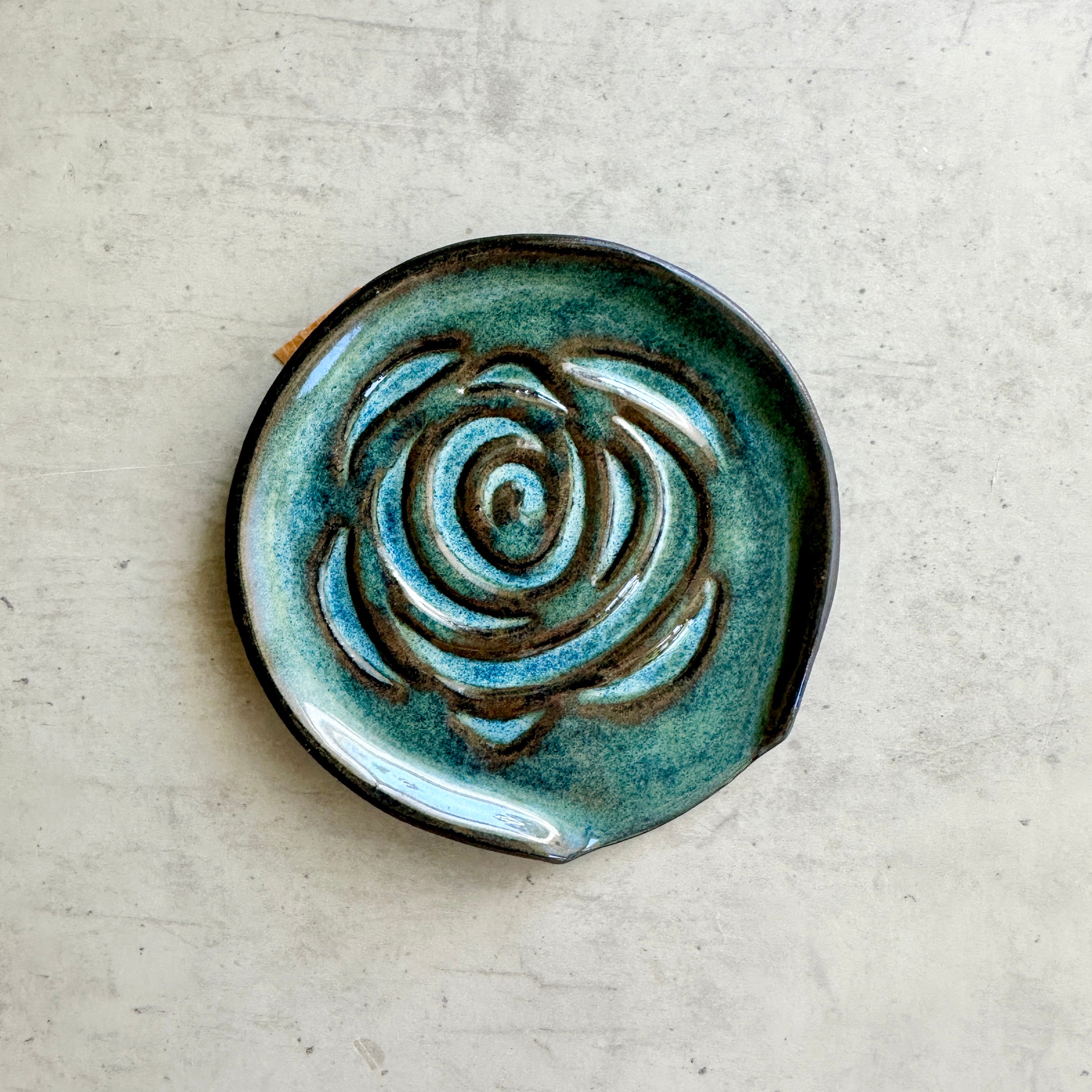 'BEST TEAS' TEASPOON REST I Black Clay