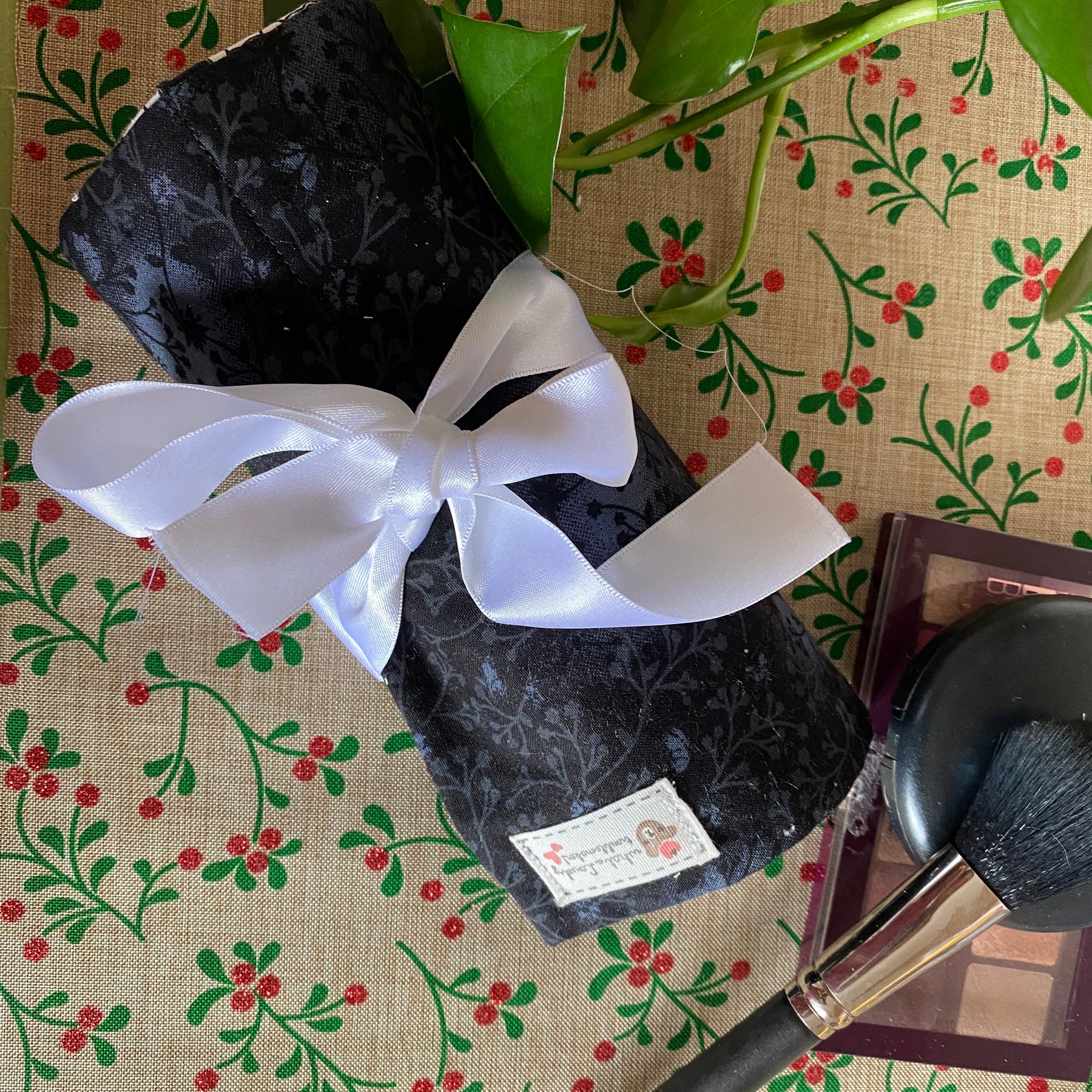 Black & White Floral Cosmetic Makeup Brush Roll