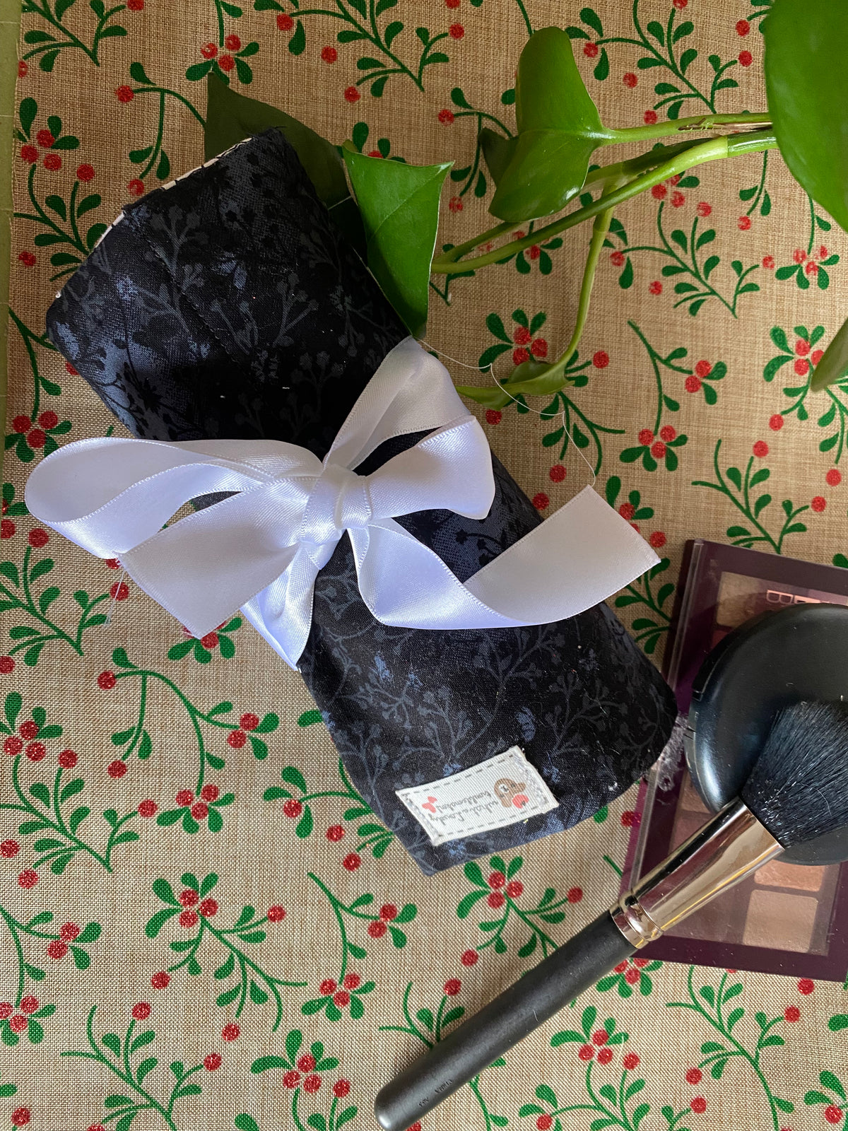 Black & White Floral Cosmetic Makeup Brush Roll