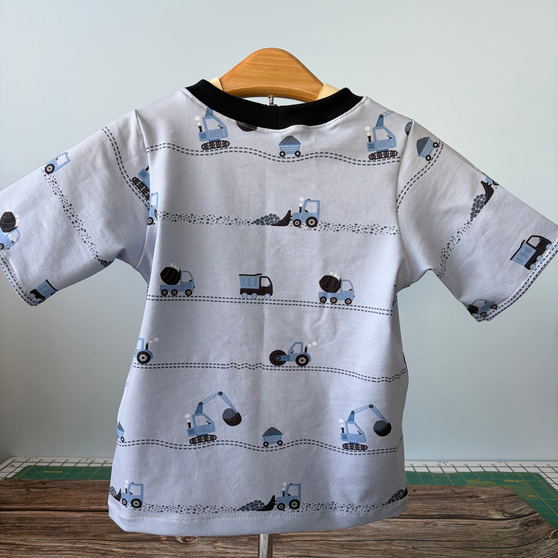 EARTHMOVERS TEE SHIRT
