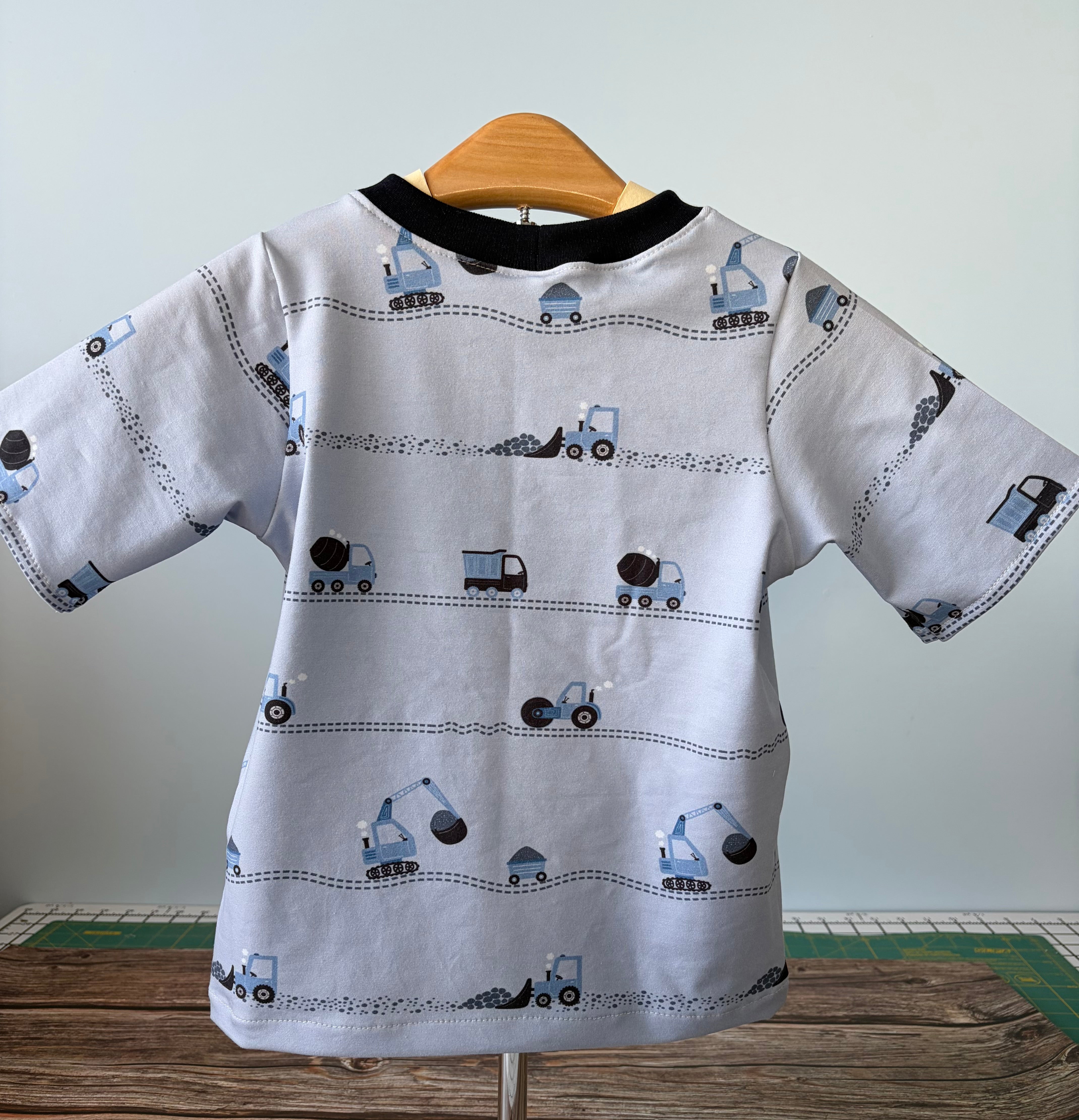 EARTHMOVERS TEE SHIRT