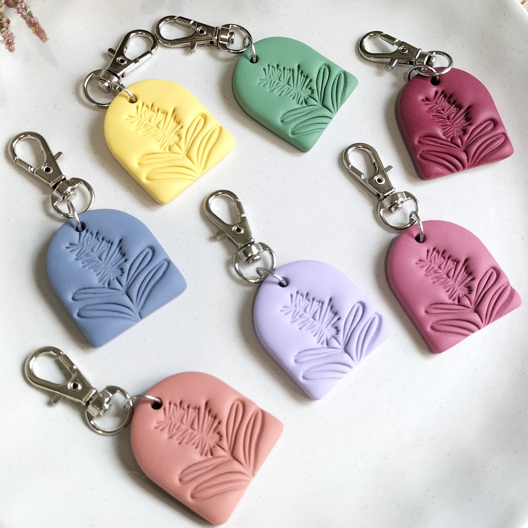 Chunky Arch Australiana Embossed Clay Keyring - Assorted Colours
