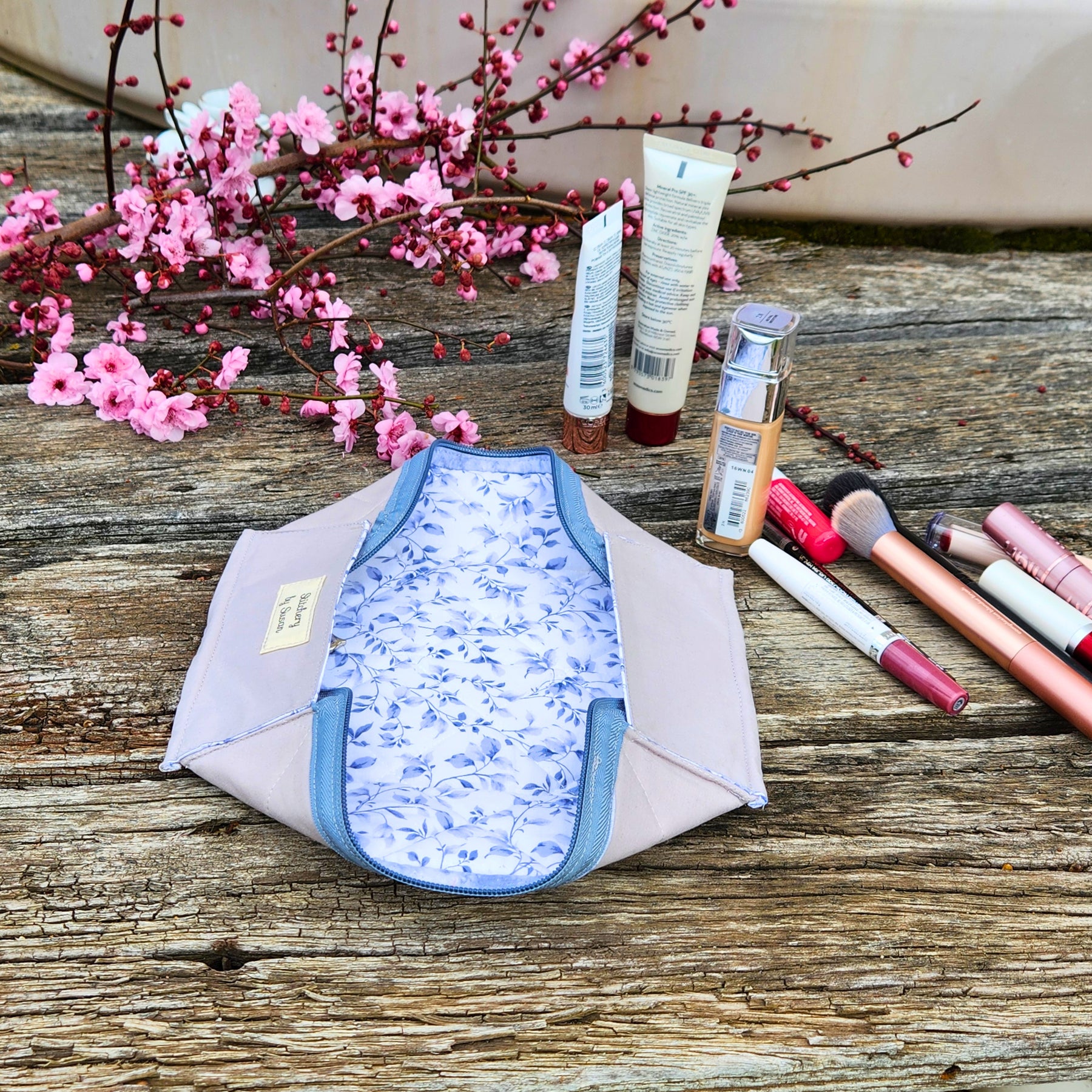 Open Tray Zippered Pouch