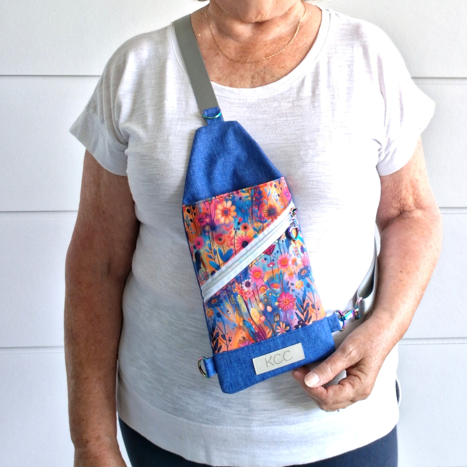 Crossbody Sling Bag – Mini Traveler – Bright Floral/Blue Contrast