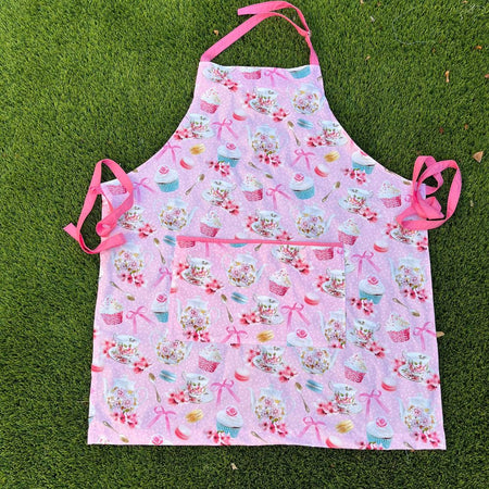 Handmade apron | adjustable straps | long waist ties | pocket | teaparty